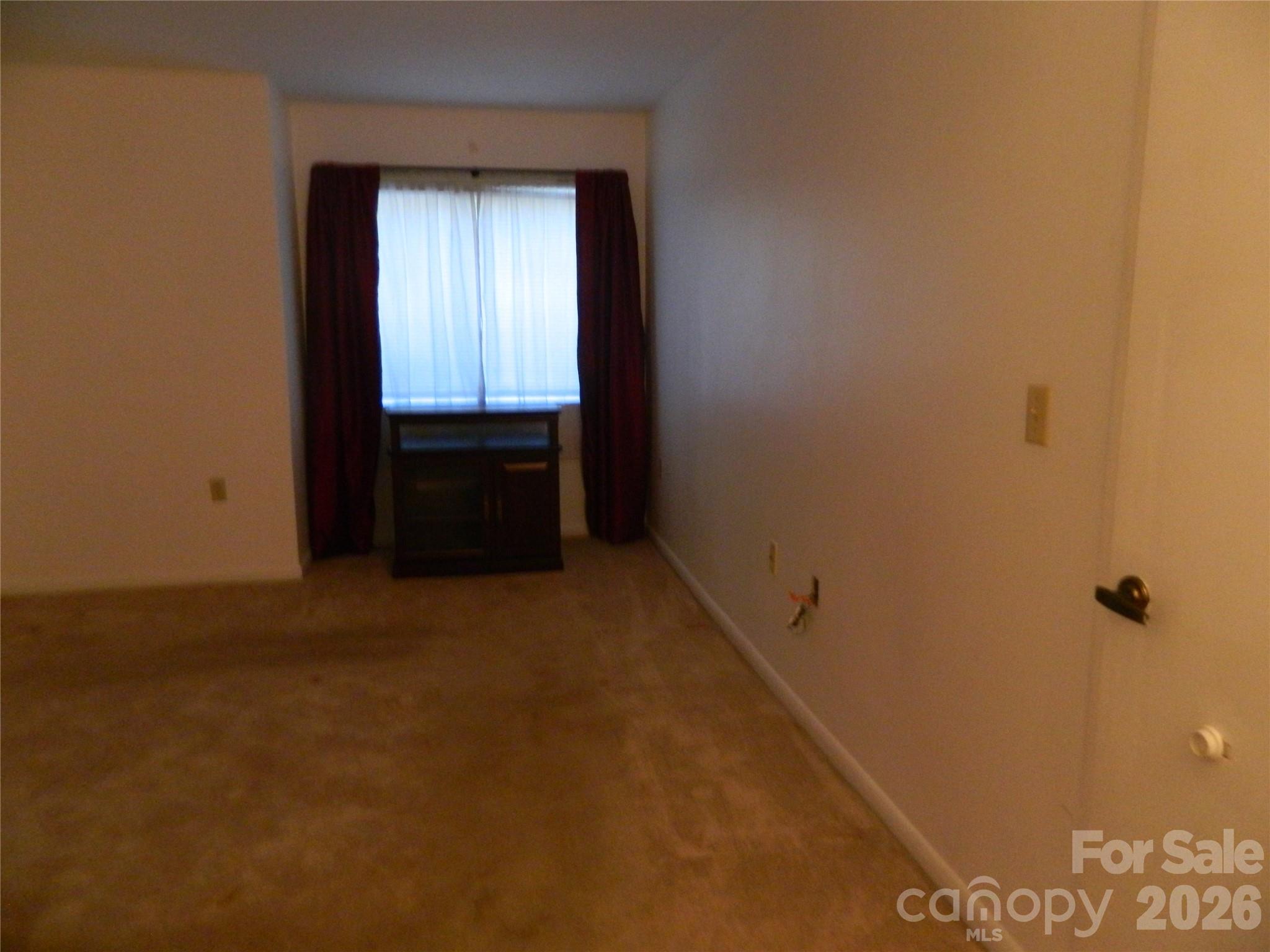 4902 Spring Lake Drive Property Photo 8