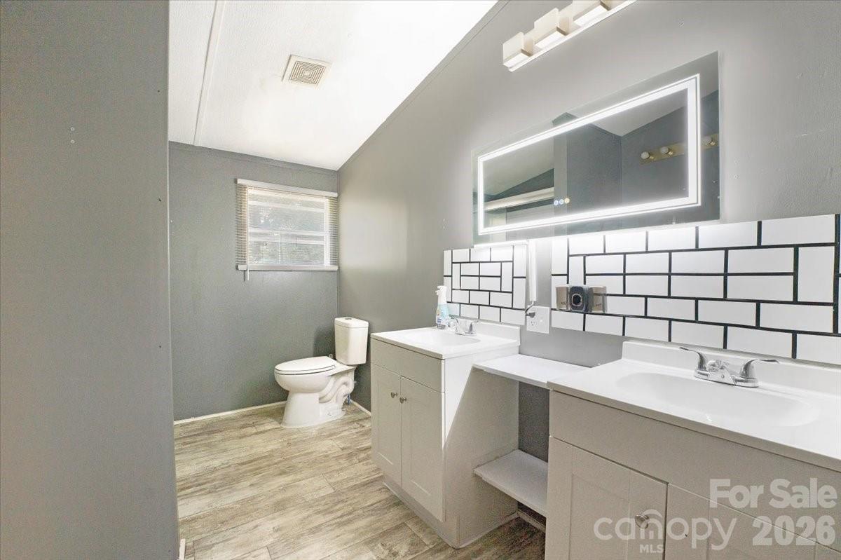 109 Maynard Avenue Property Photo 13