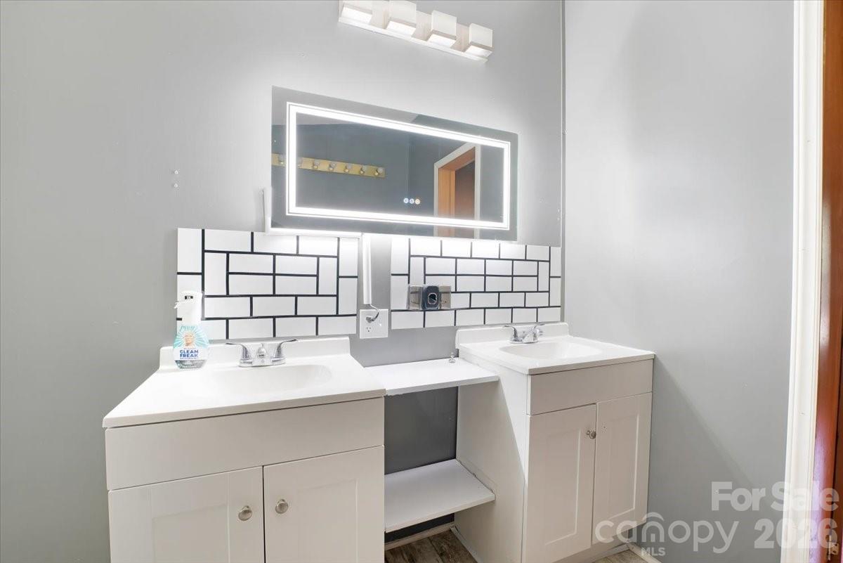 109 Maynard Avenue Property Photo 15