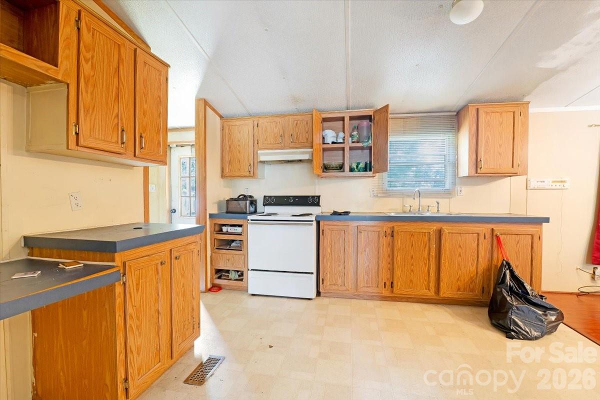 109 Maynard Avenue Property Photo 16