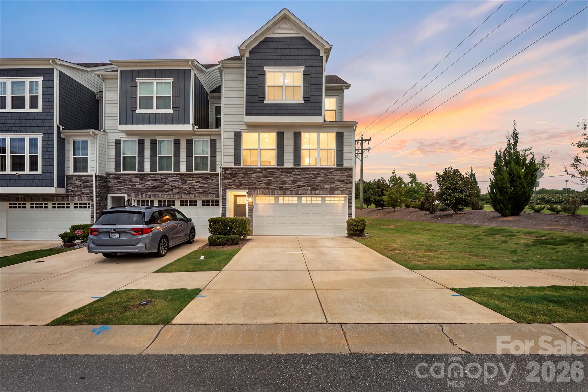 963 Portrush Lane Property Photo 1