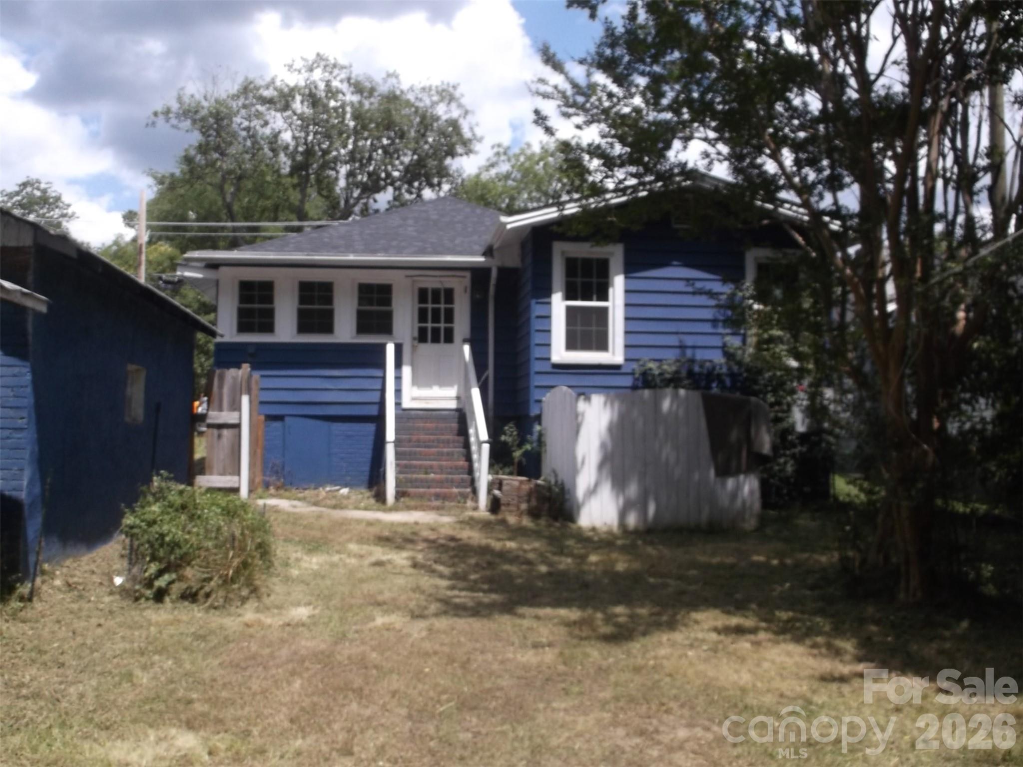 315 N Elm Street Property Photo 2