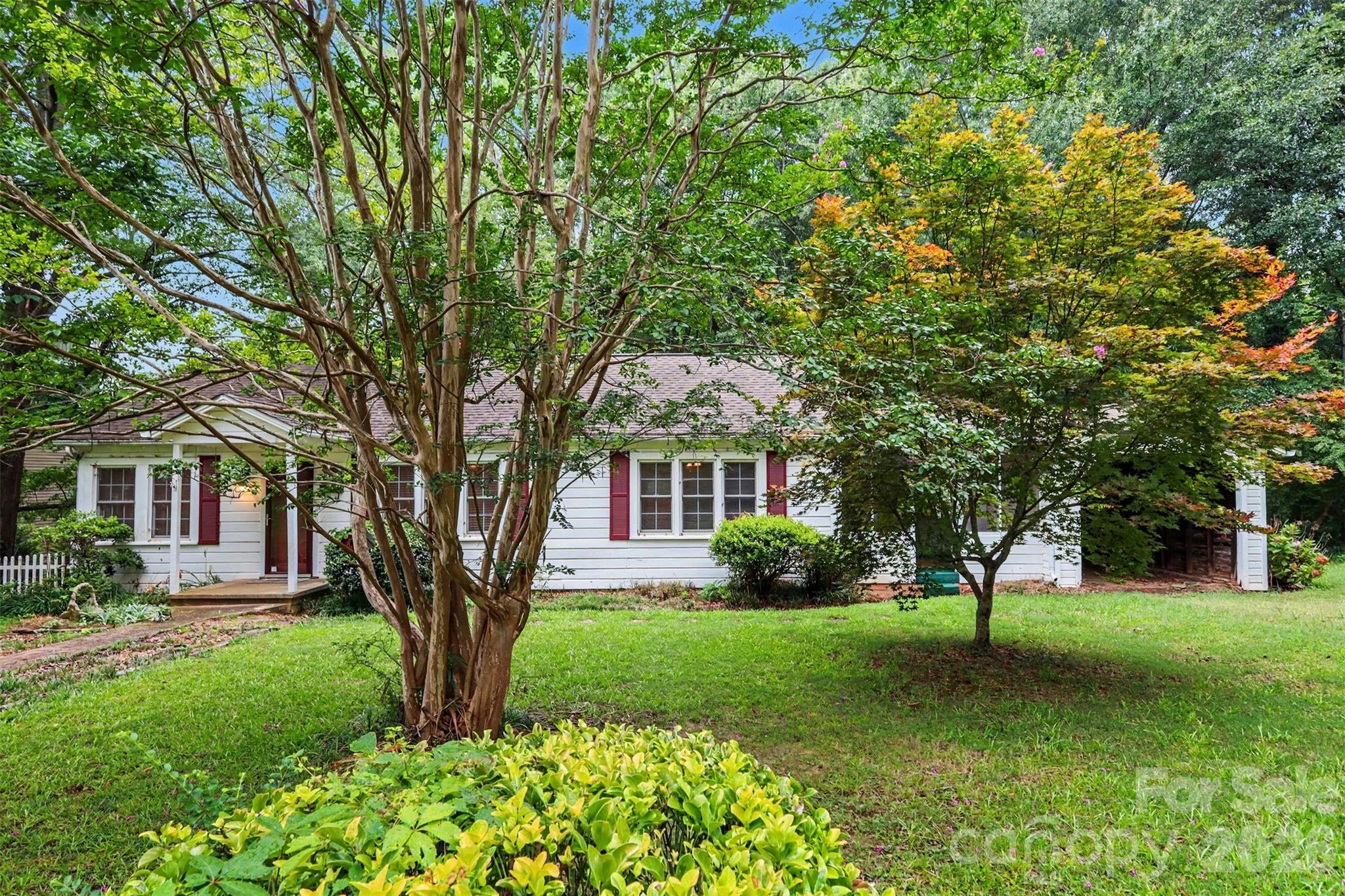 515 N Hill Street Property Photo 2