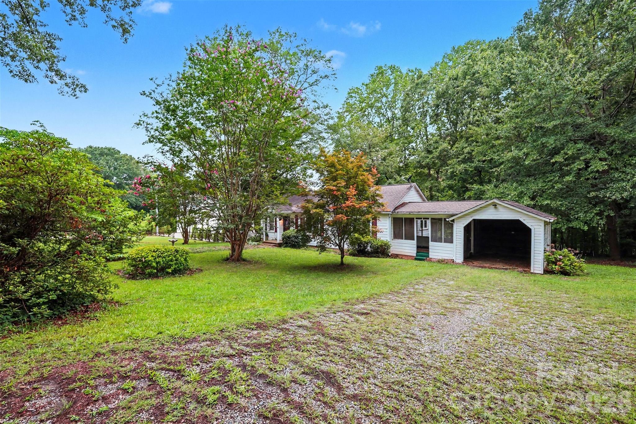 515 N Hill Street Property Photo 4