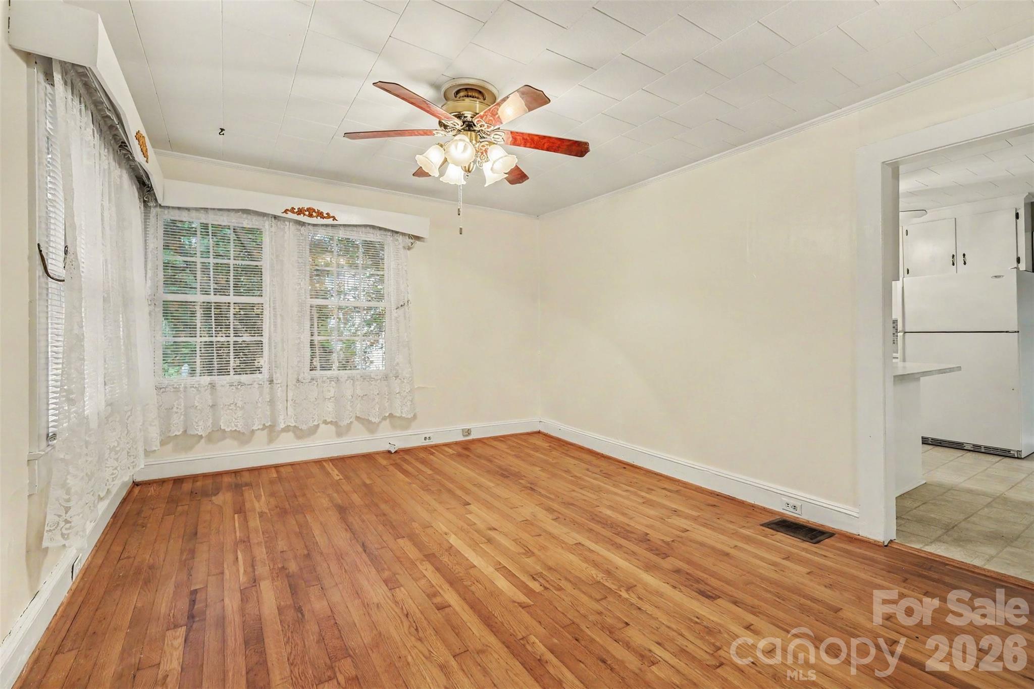 515 N Hill Street Property Photo 10