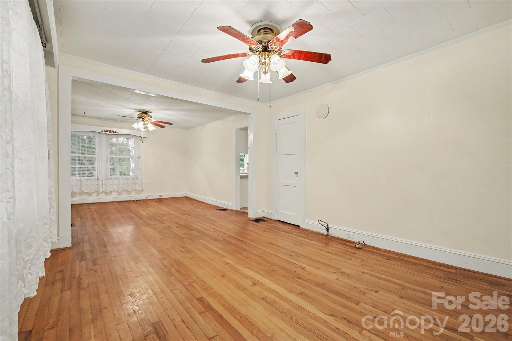 515 N Hill Street Property Photo 12