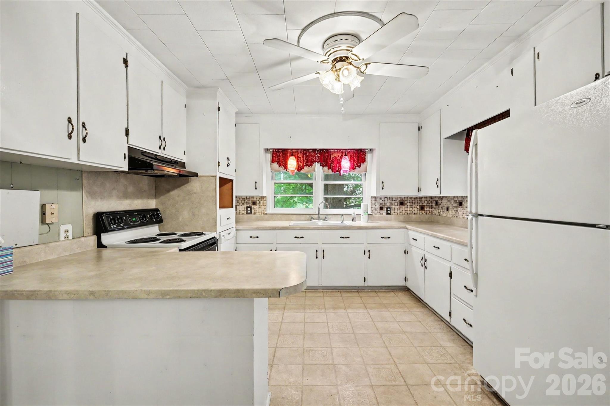515 N Hill Street Property Photo 14
