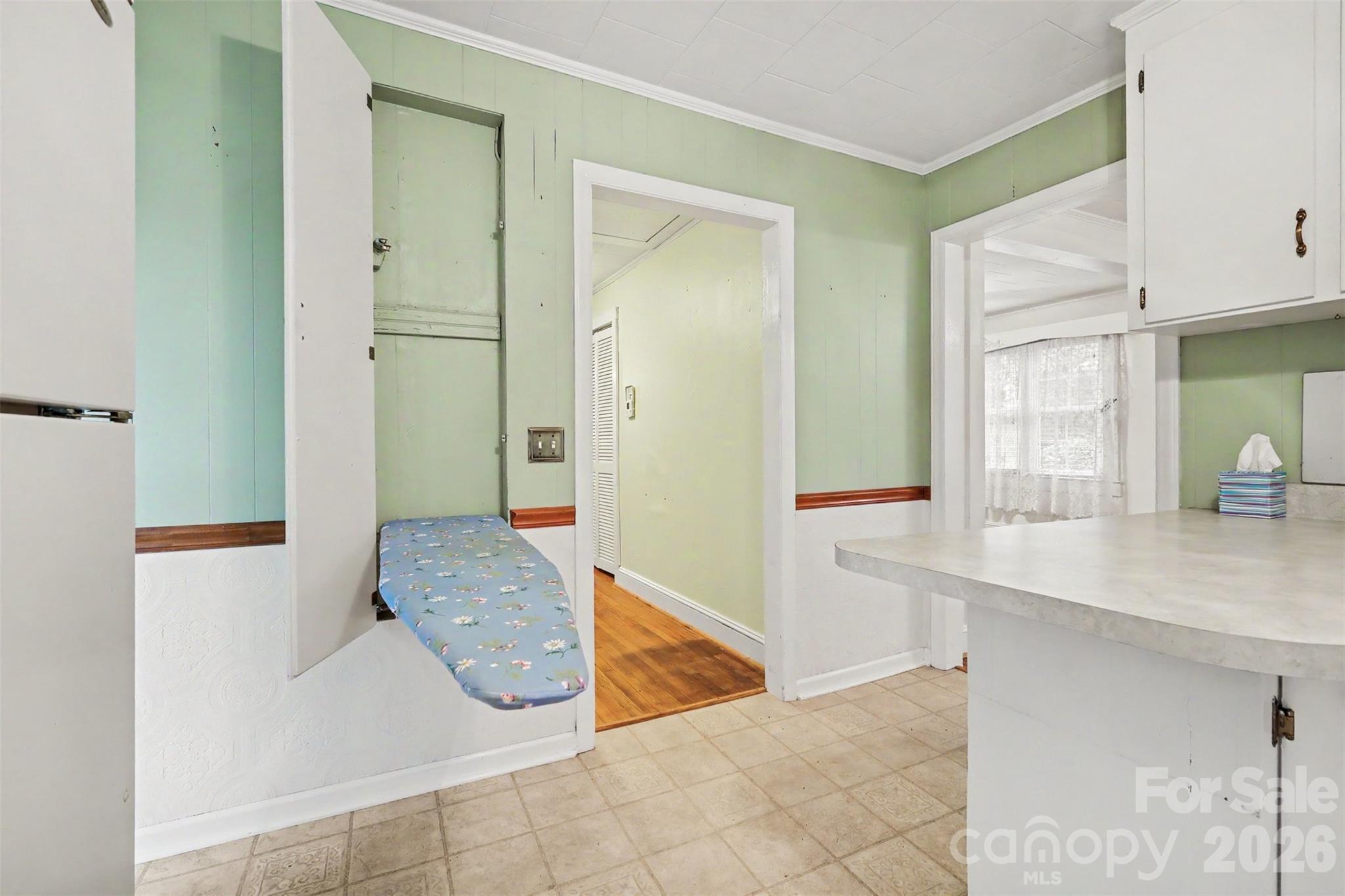 515 N Hill Street Property Photo 19