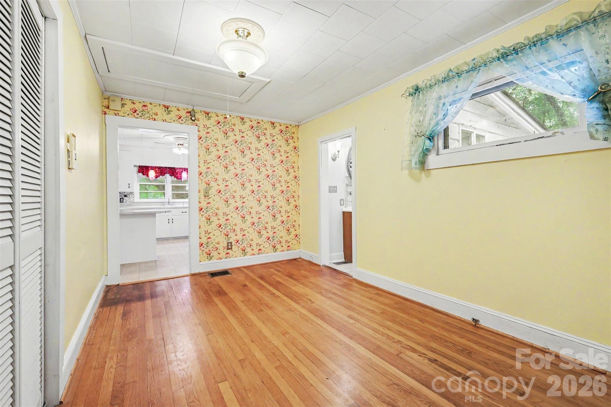 515 N Hill Street Property Photo 22