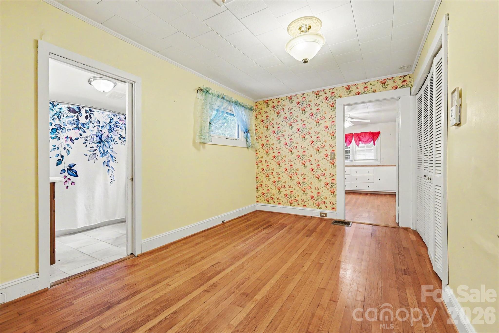 515 N Hill Street Property Photo 23