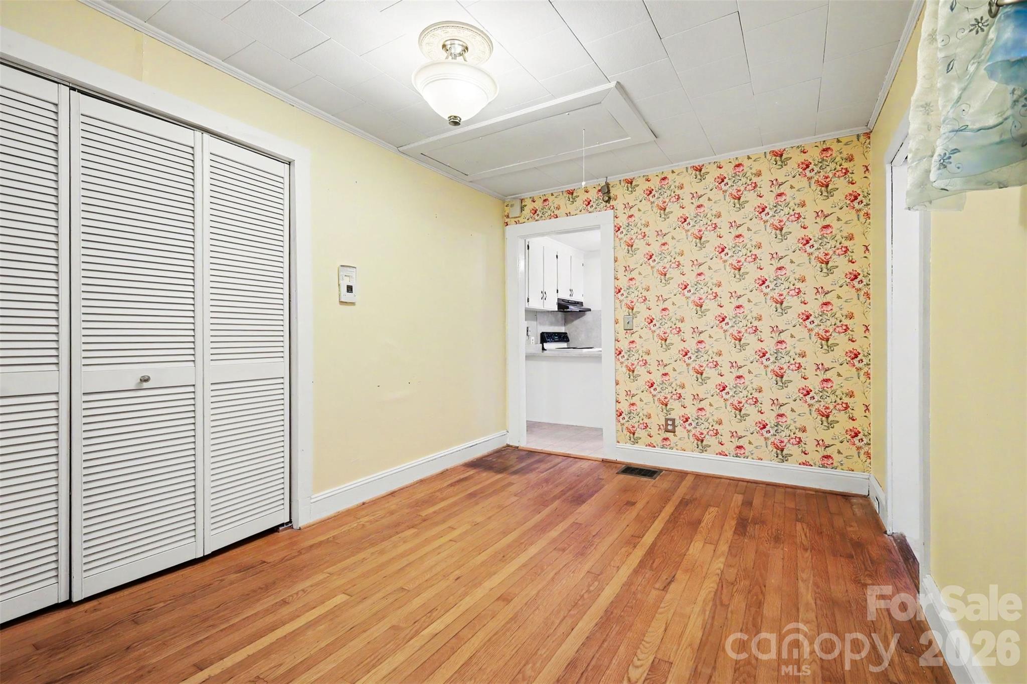 515 N Hill Street Property Photo 24