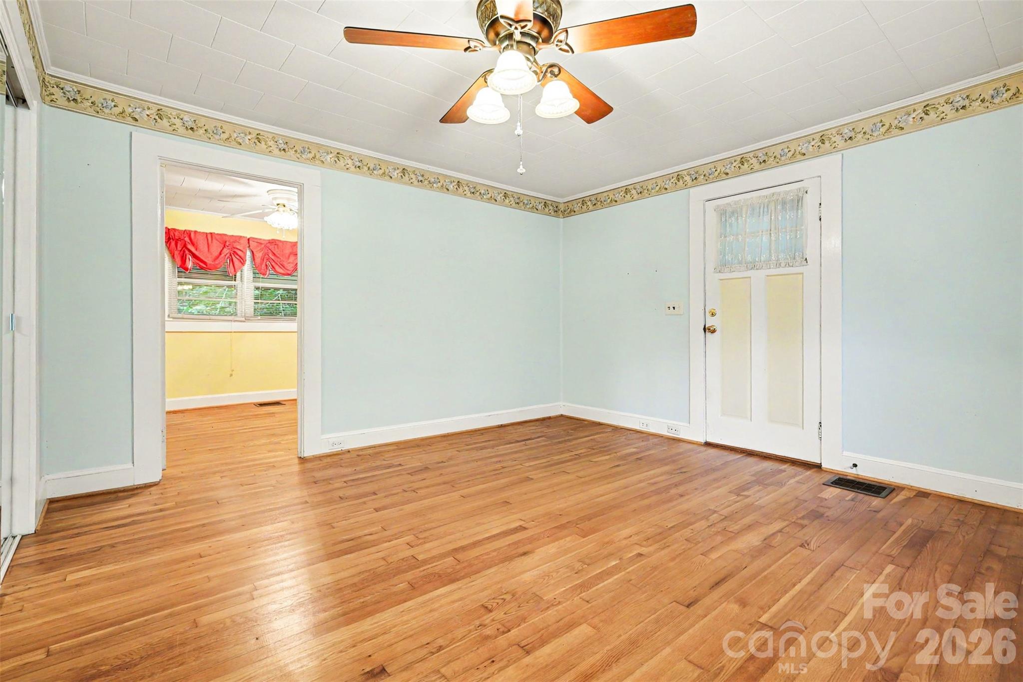 515 N Hill Street Property Photo 25
