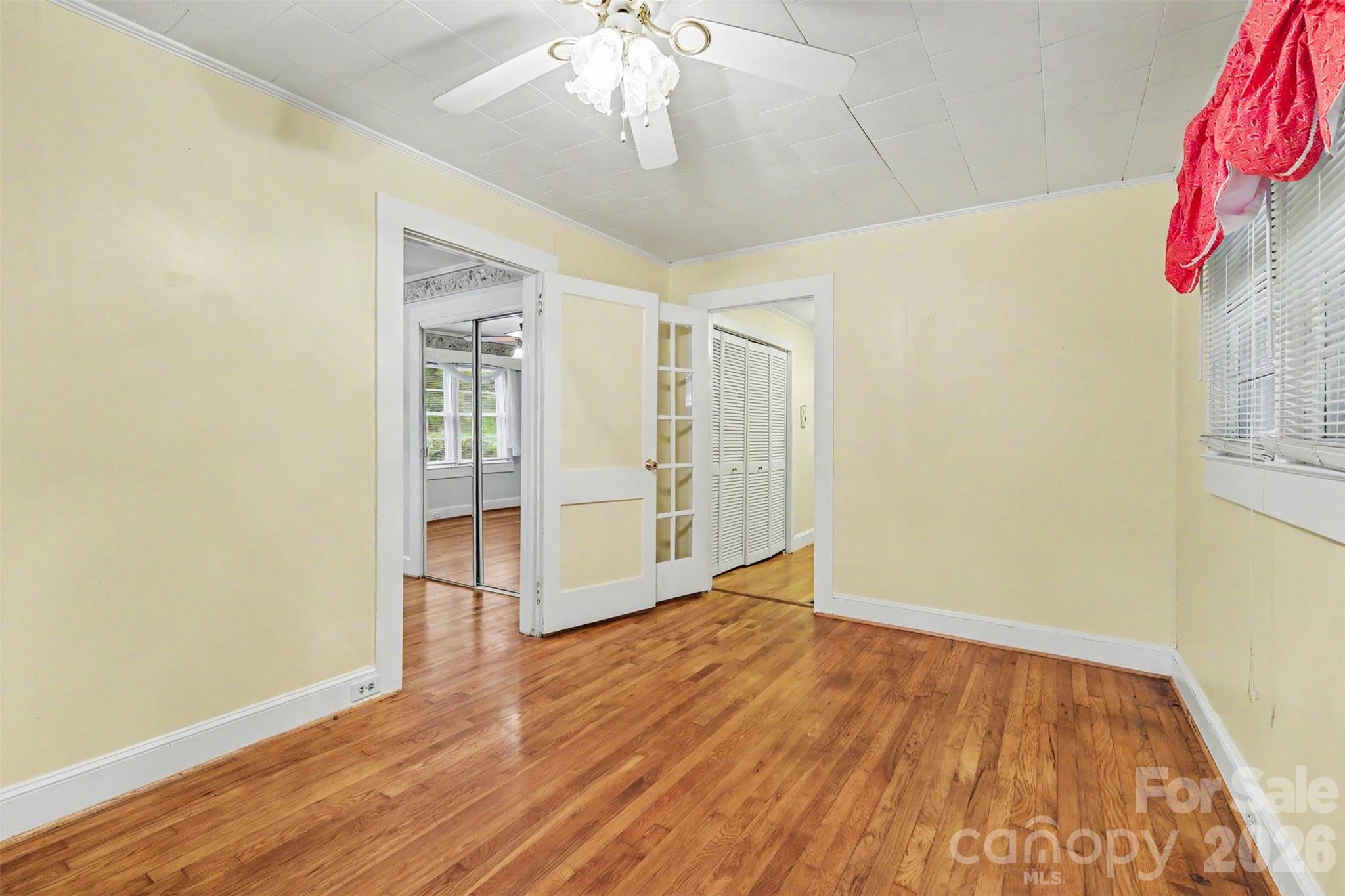 515 N Hill Street Property Photo 30