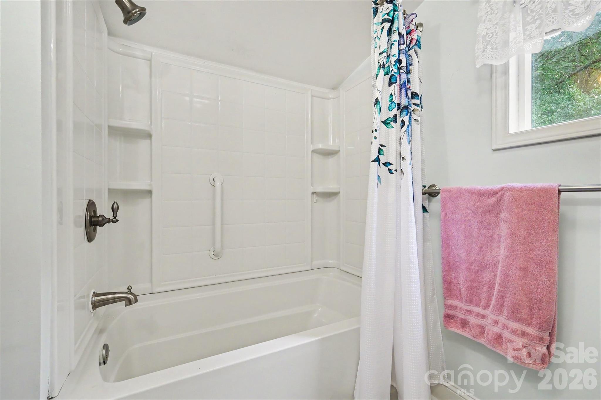515 N Hill Street Property Photo 31