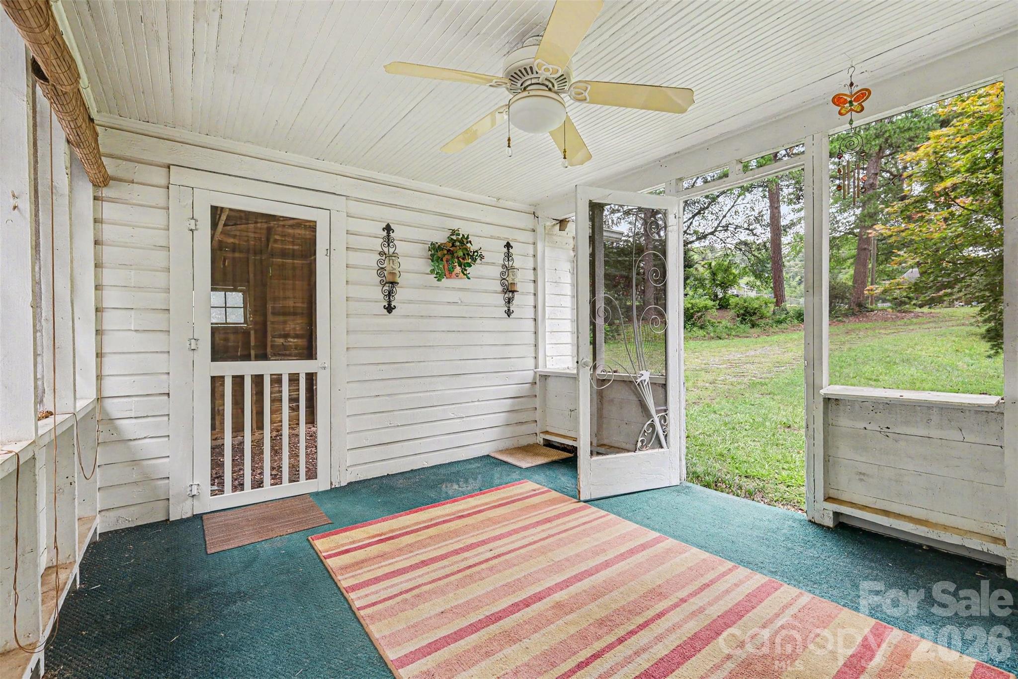 515 N Hill Street Property Photo 33