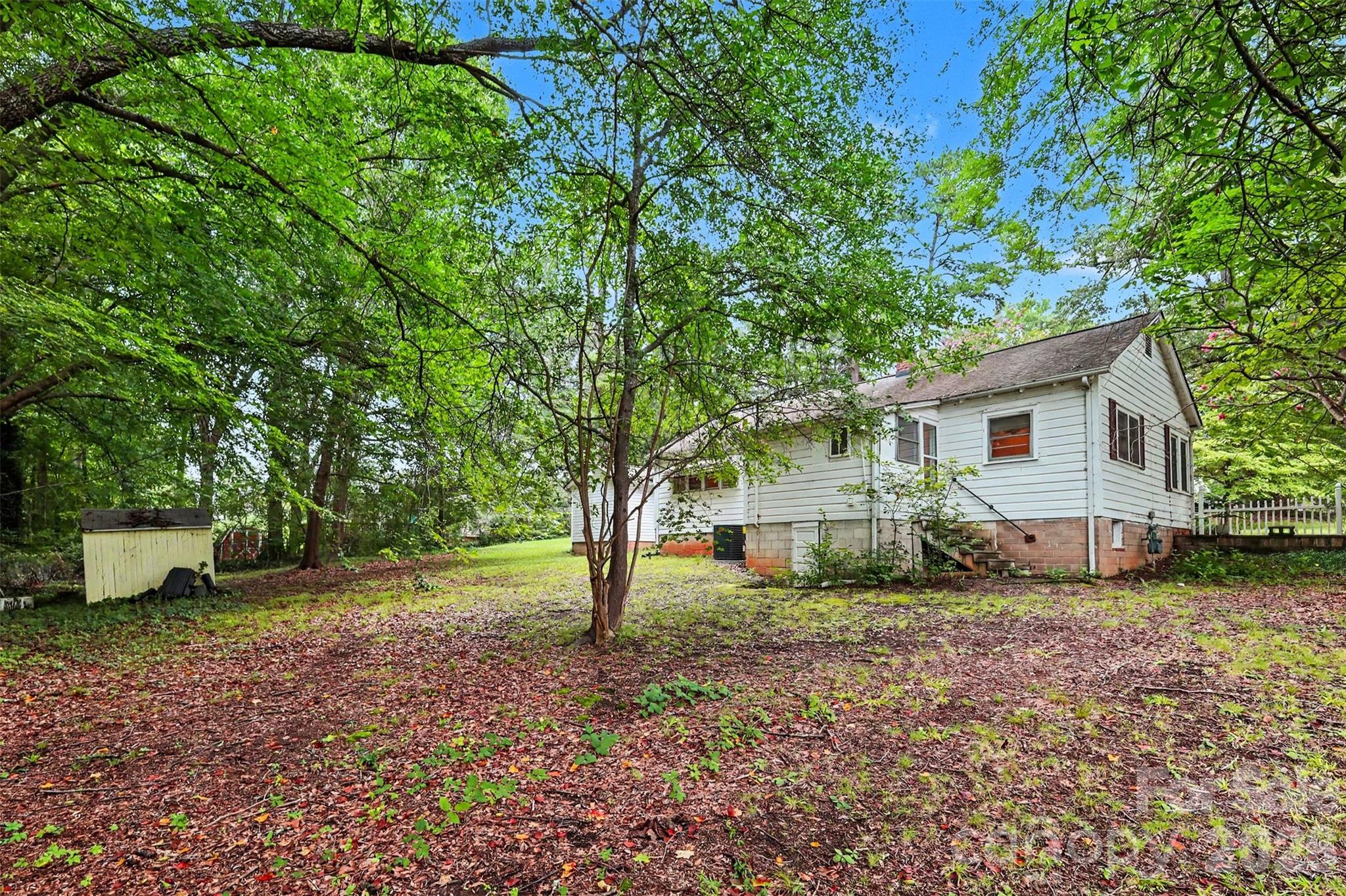 515 N Hill Street Property Photo 34