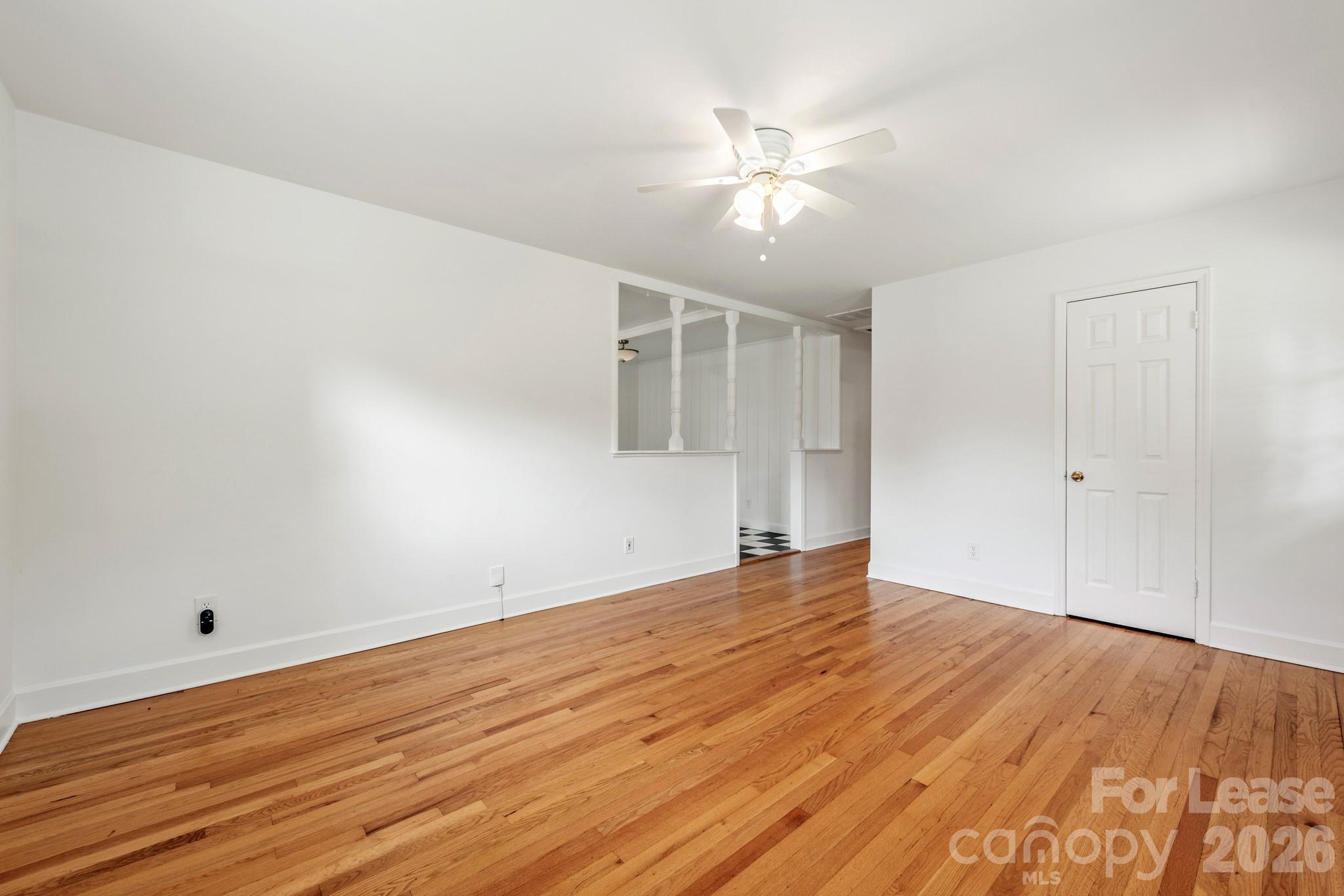 1129 Eastview Drive Property Photo 3