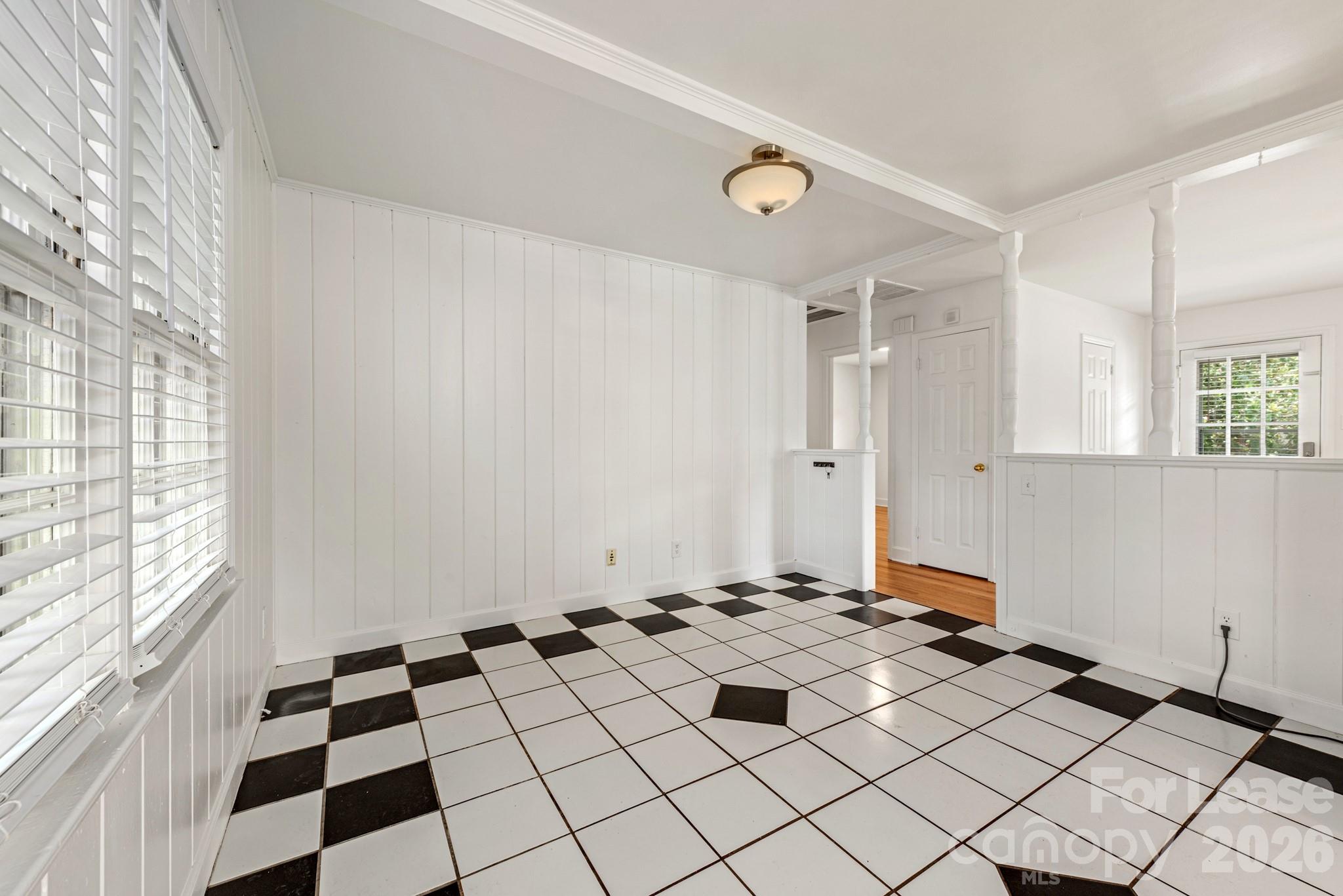 1129 Eastview Drive Property Photo 8
