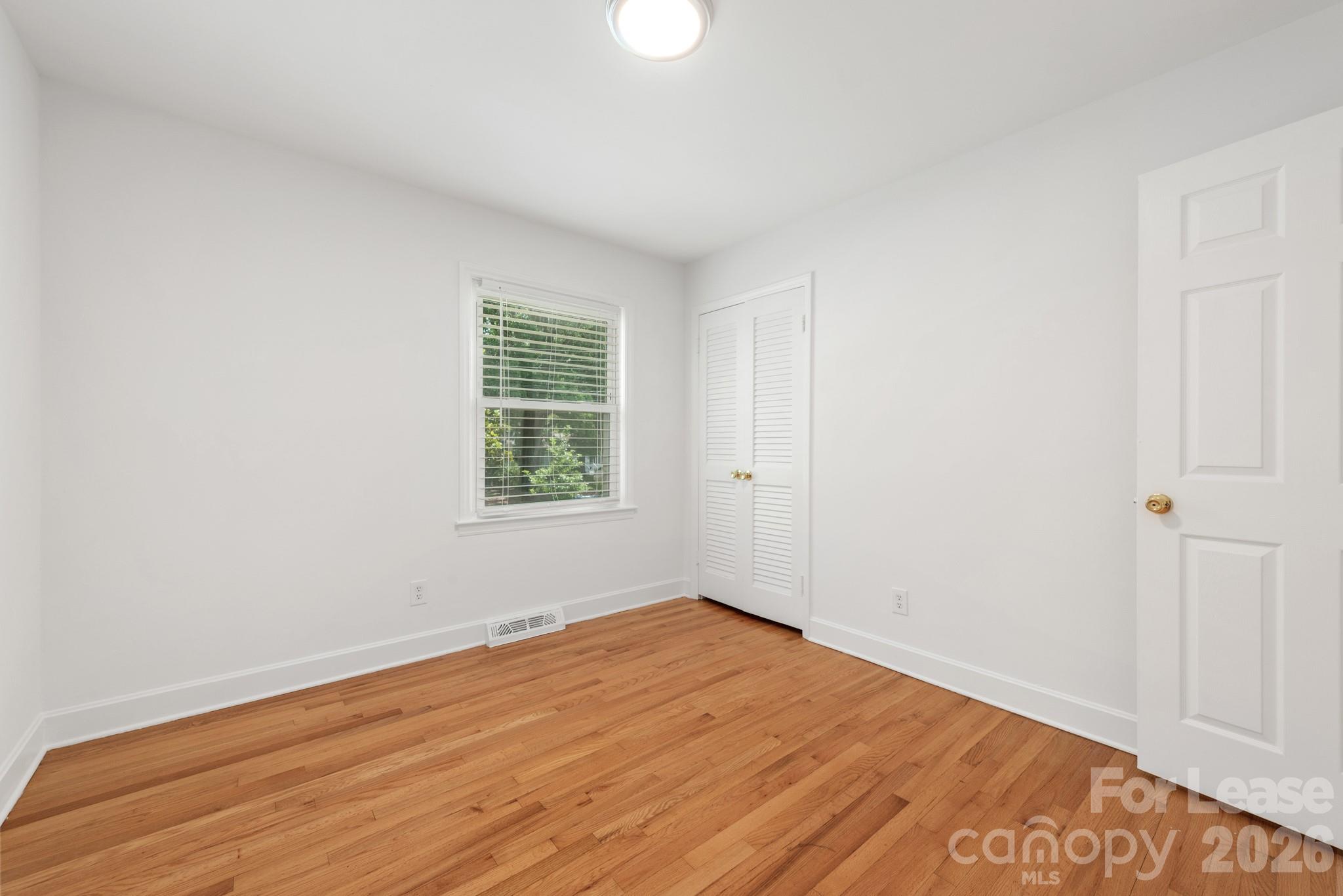 1129 Eastview Drive Property Photo 9