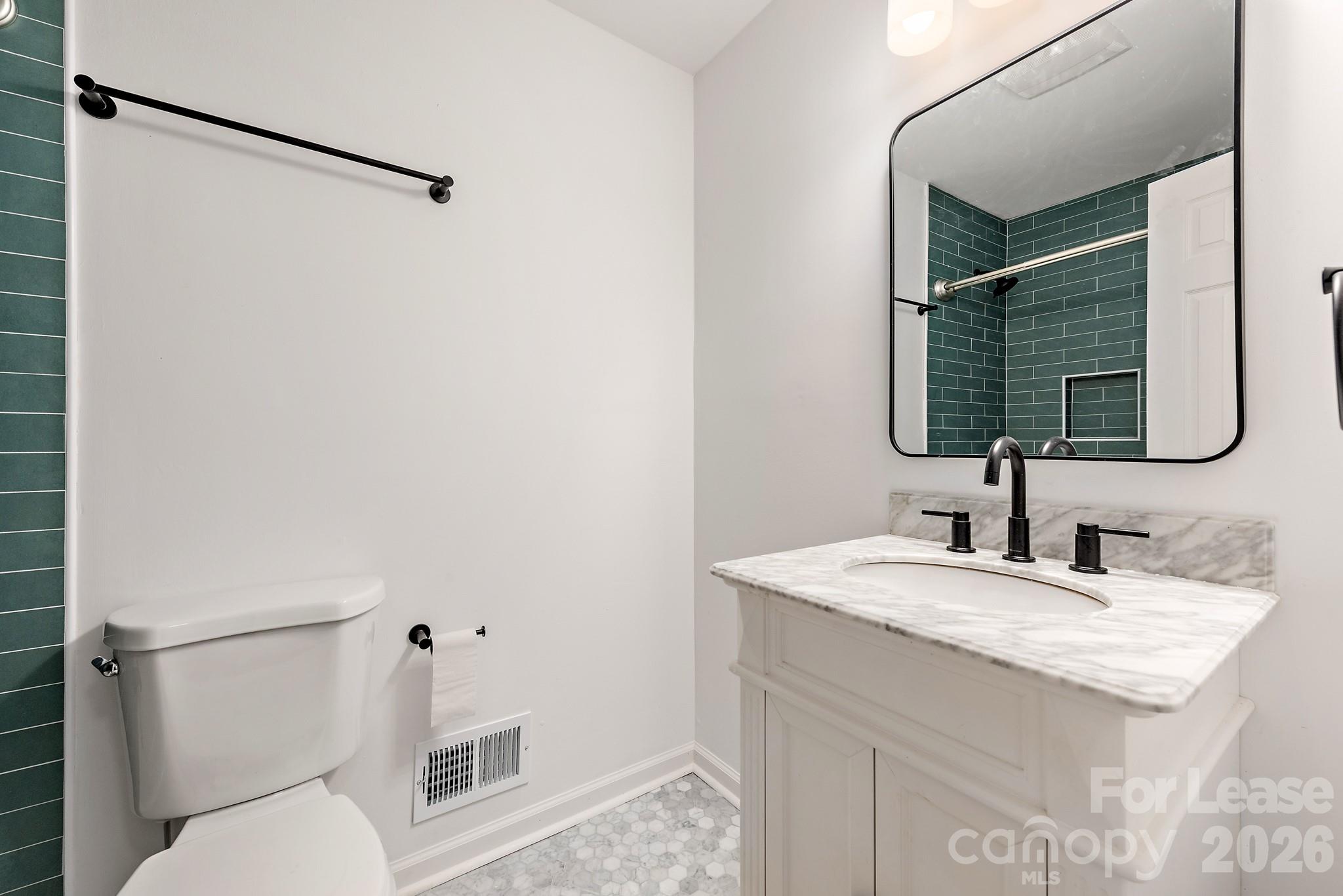 1129 Eastview Drive Property Photo 10