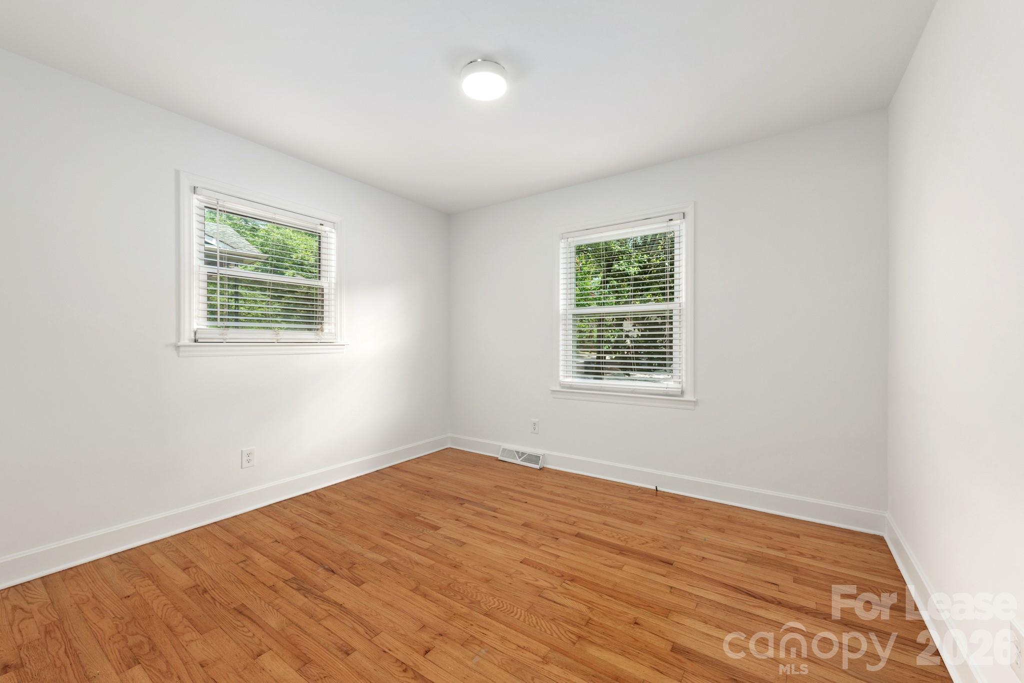 1129 Eastview Drive Property Photo 11