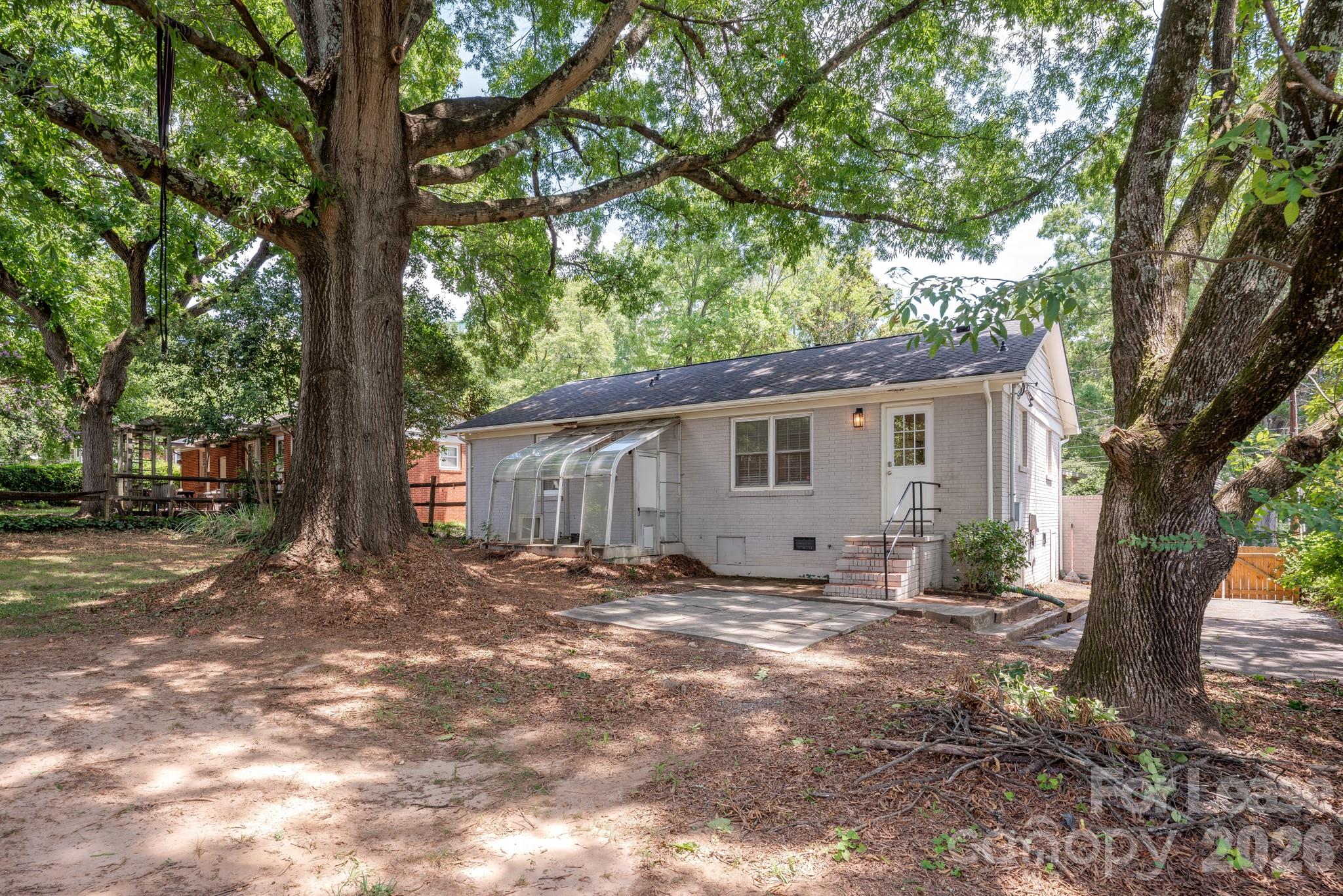 1129 Eastview Drive Property Photo 20