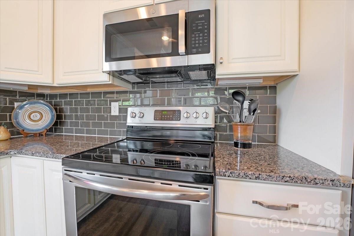 103 Canter Lane 95 Property Photo 13