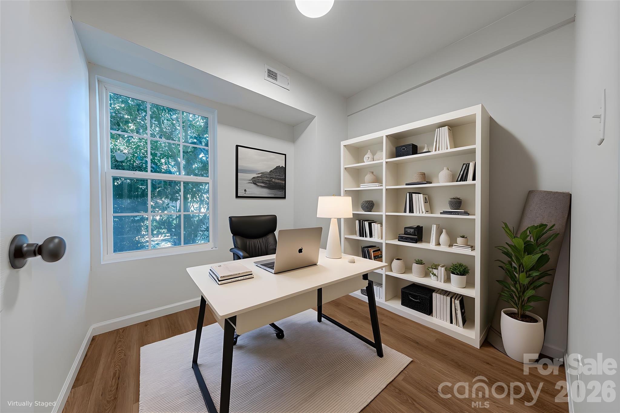 214 E Washington Avenue Property Photo 5