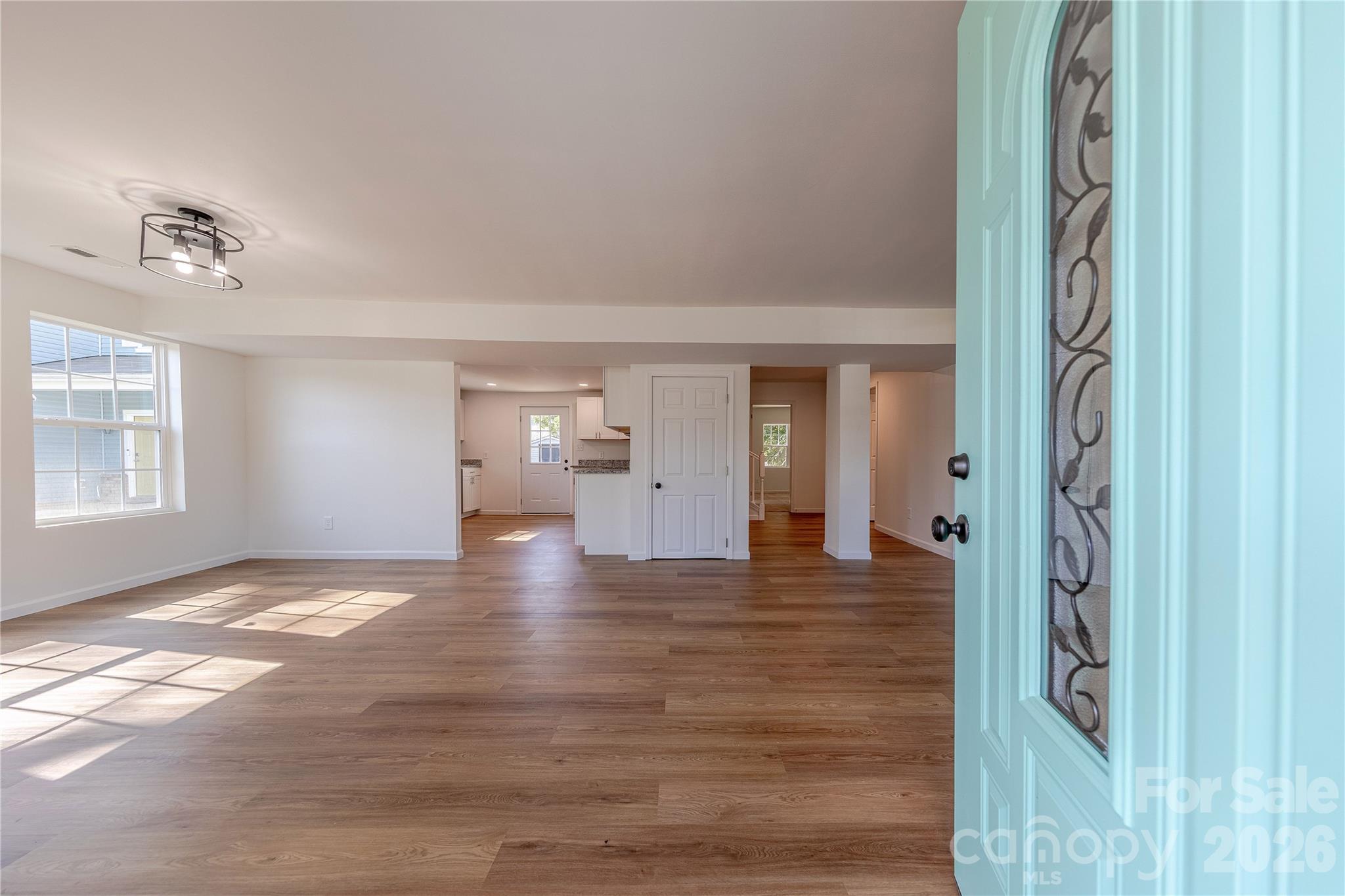 214 E Washington Avenue Property Photo 7