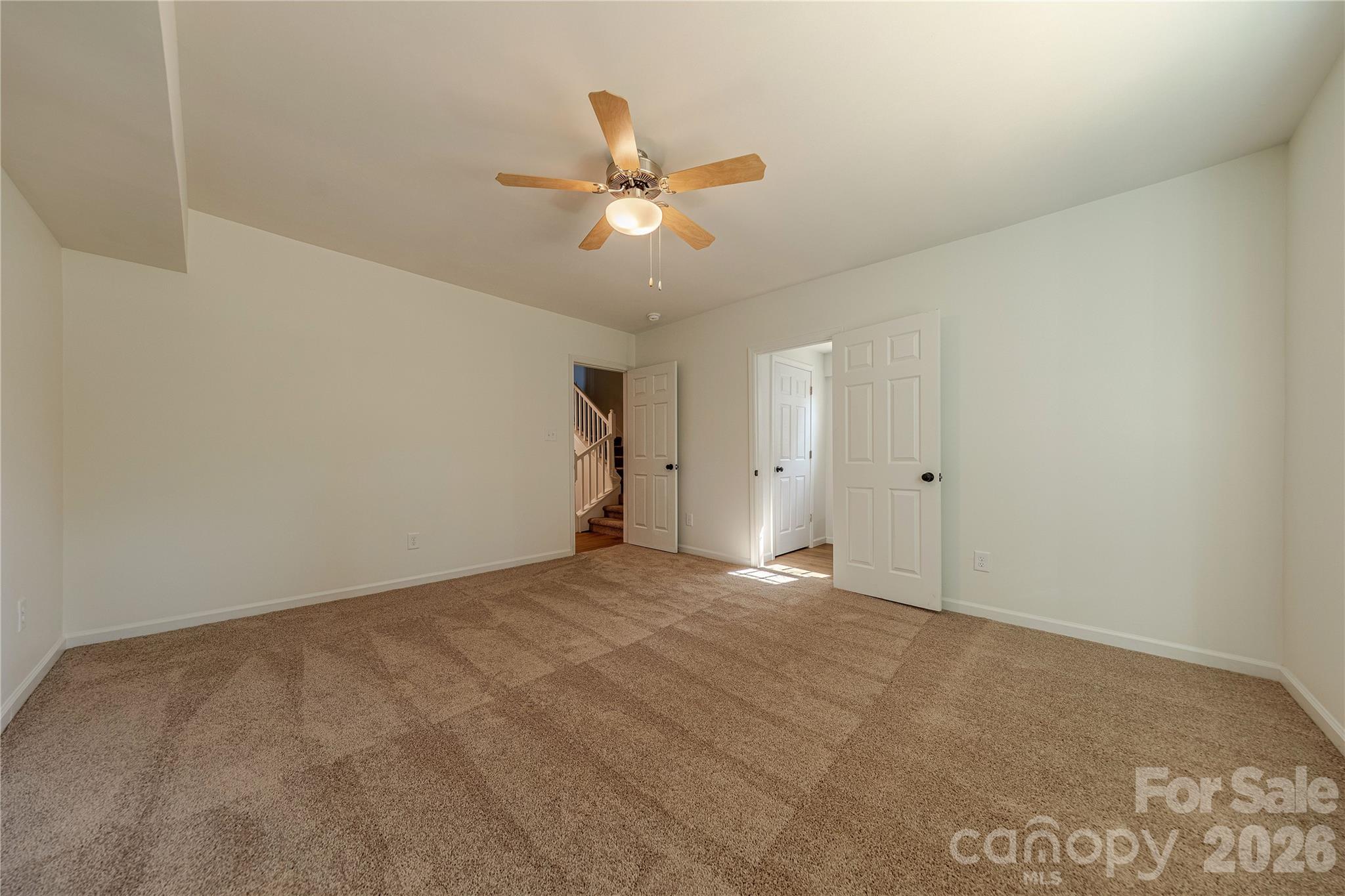 214 E Washington Avenue Property Photo 18