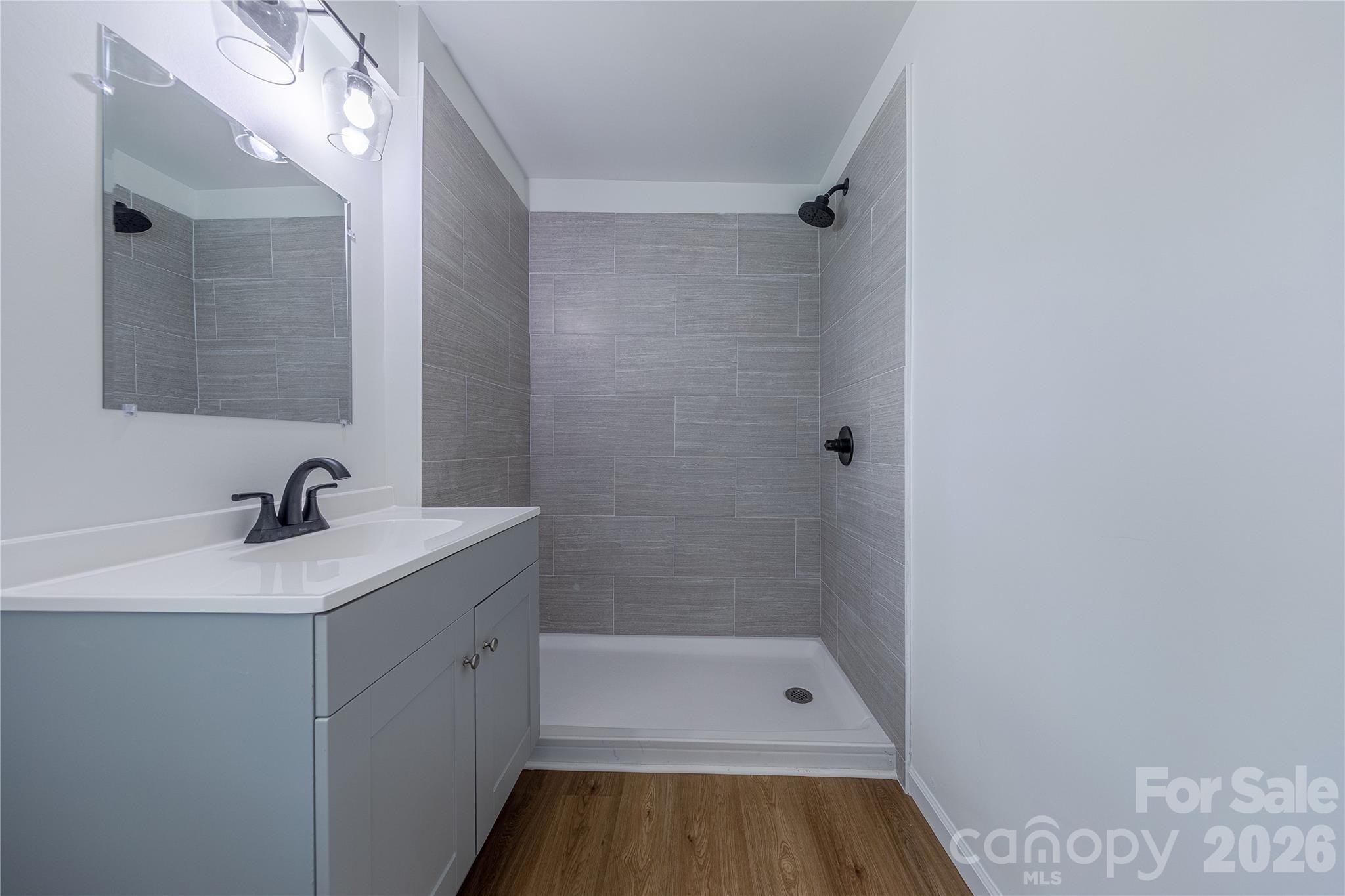 214 E Washington Avenue Property Photo 22