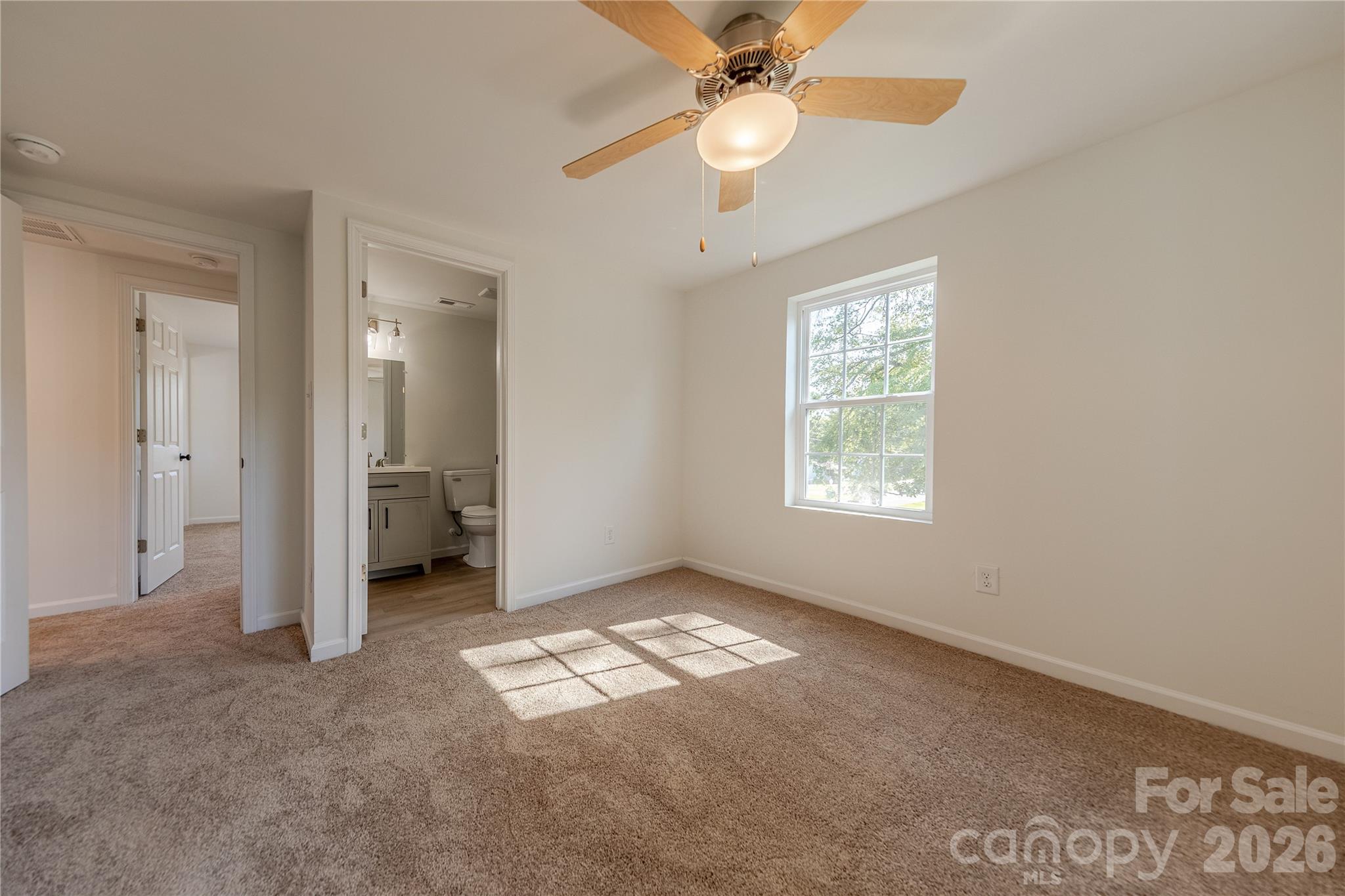 214 E Washington Avenue Property Photo 24