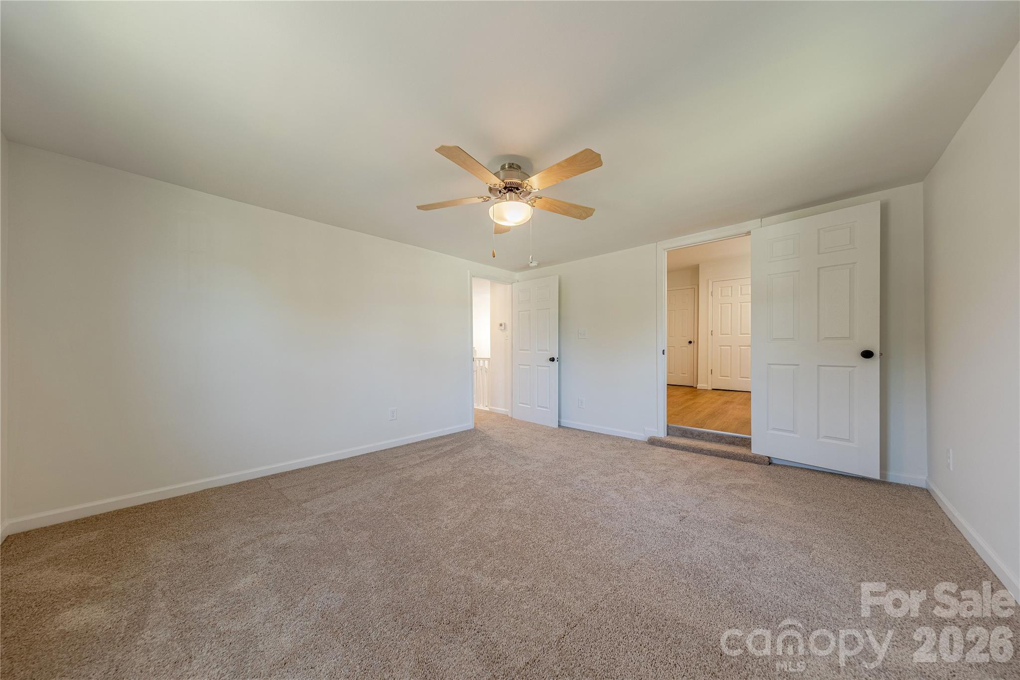 214 E Washington Avenue Property Photo 25
