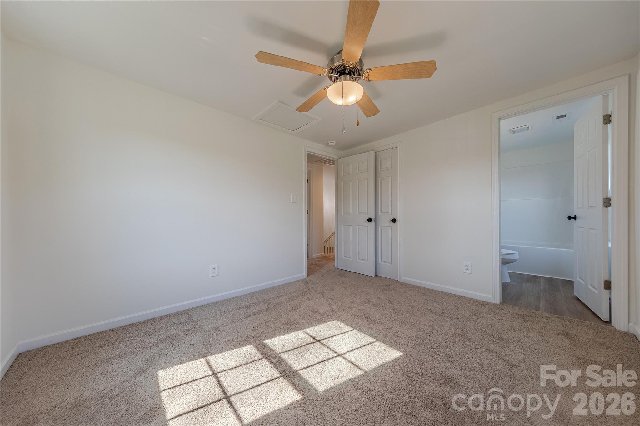 214 E Washington Avenue Property Photo 27