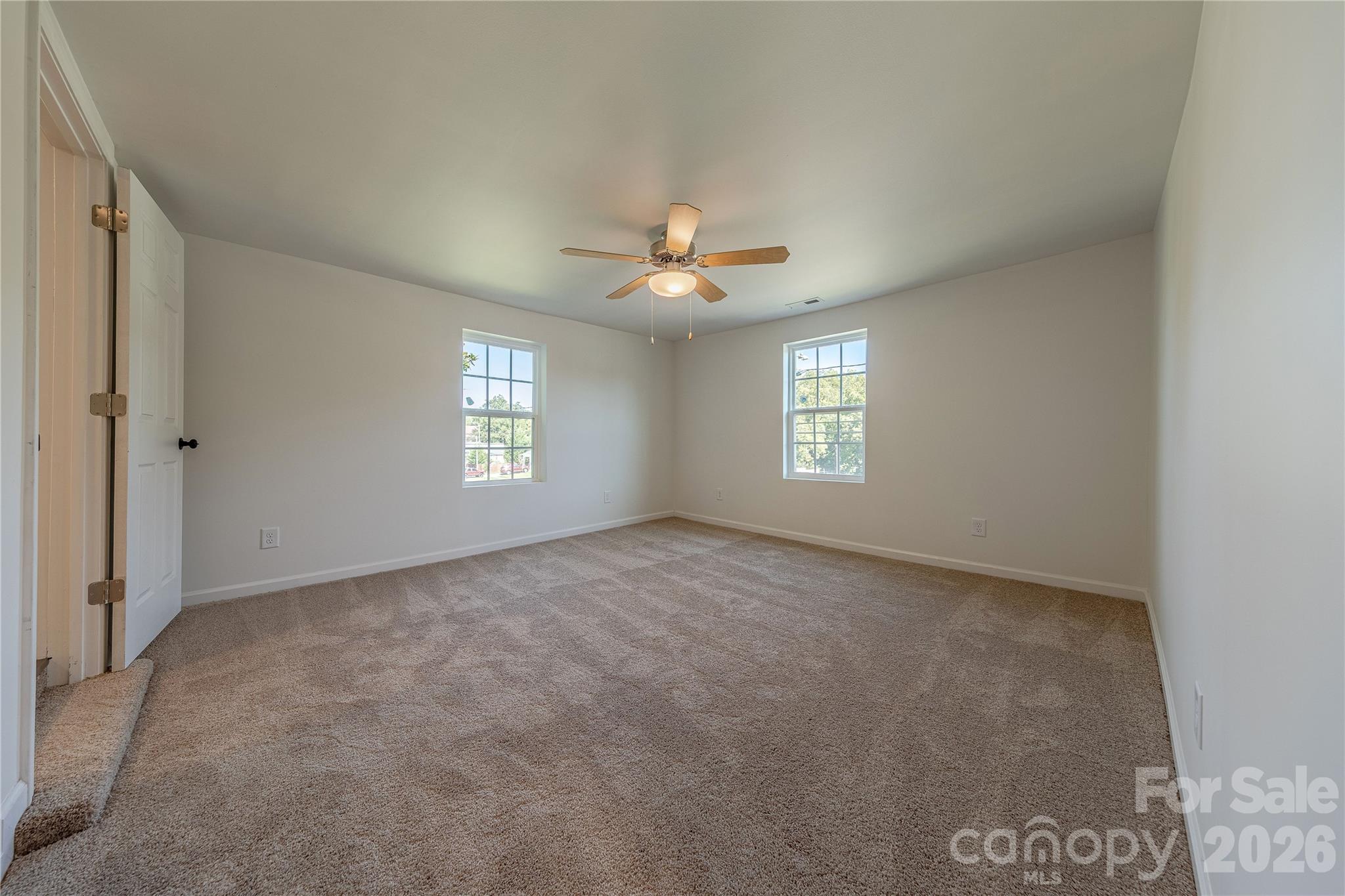 214 E Washington Avenue Property Photo 29