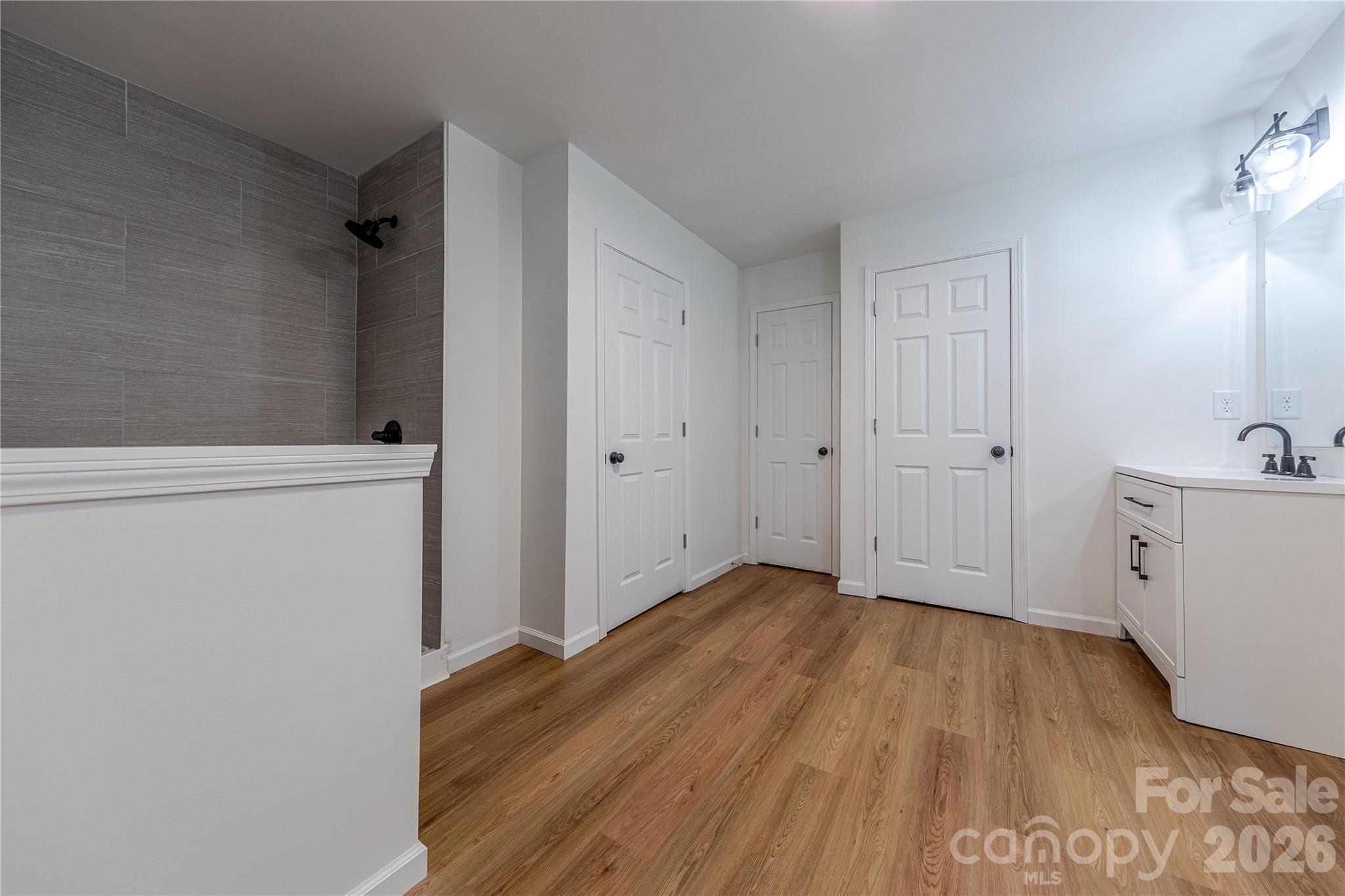 214 E Washington Avenue Property Photo 30