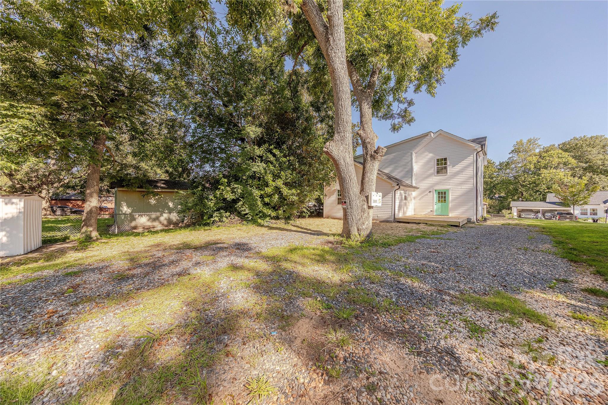 214 E Washington Avenue Property Photo 38