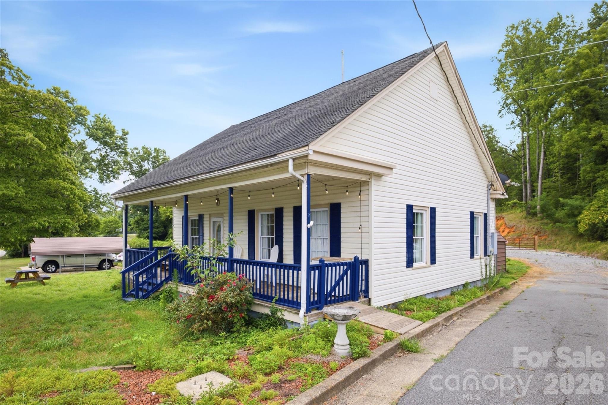 302 Catawba Avenue Property Photo 2