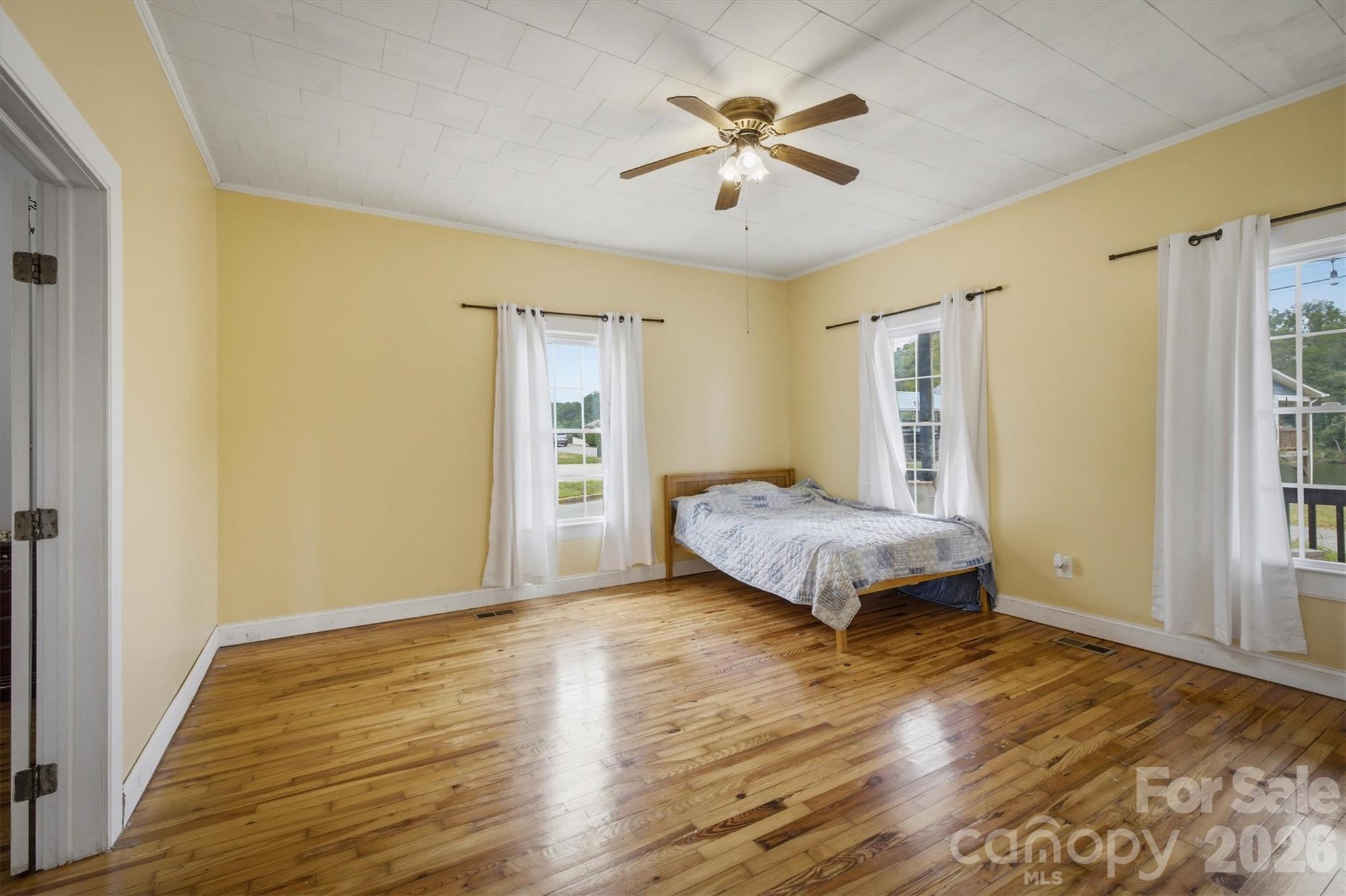 302 Catawba Avenue Property Photo 13