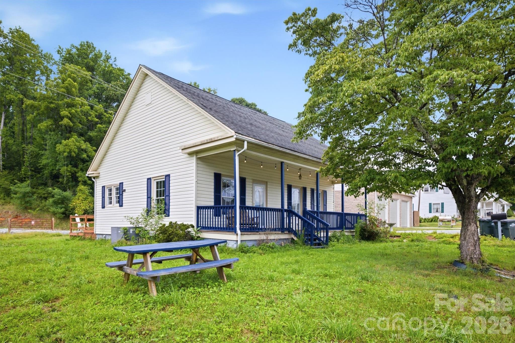 302 Catawba Avenue Property Photo 22