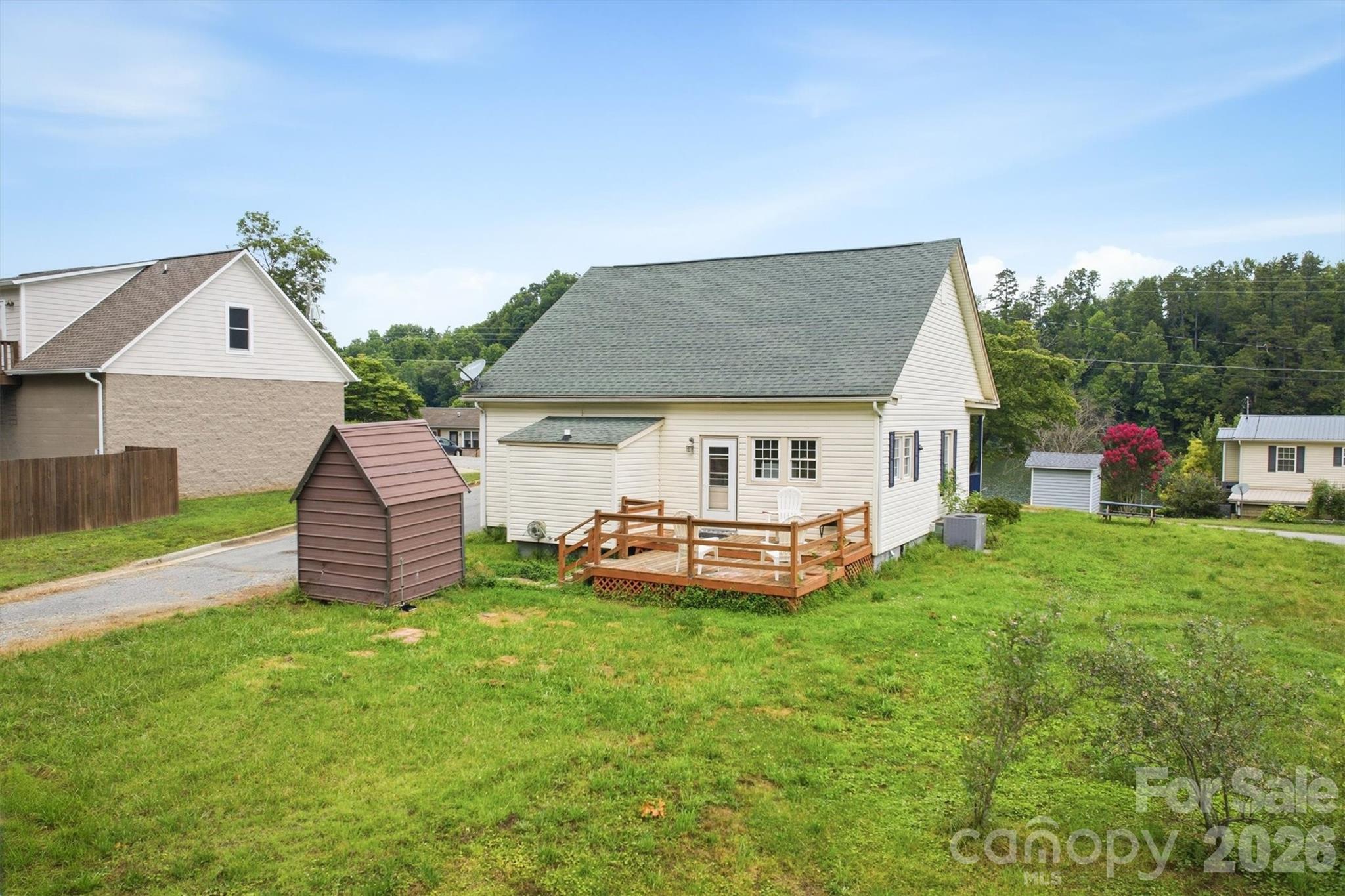302 Catawba Avenue Property Photo 24