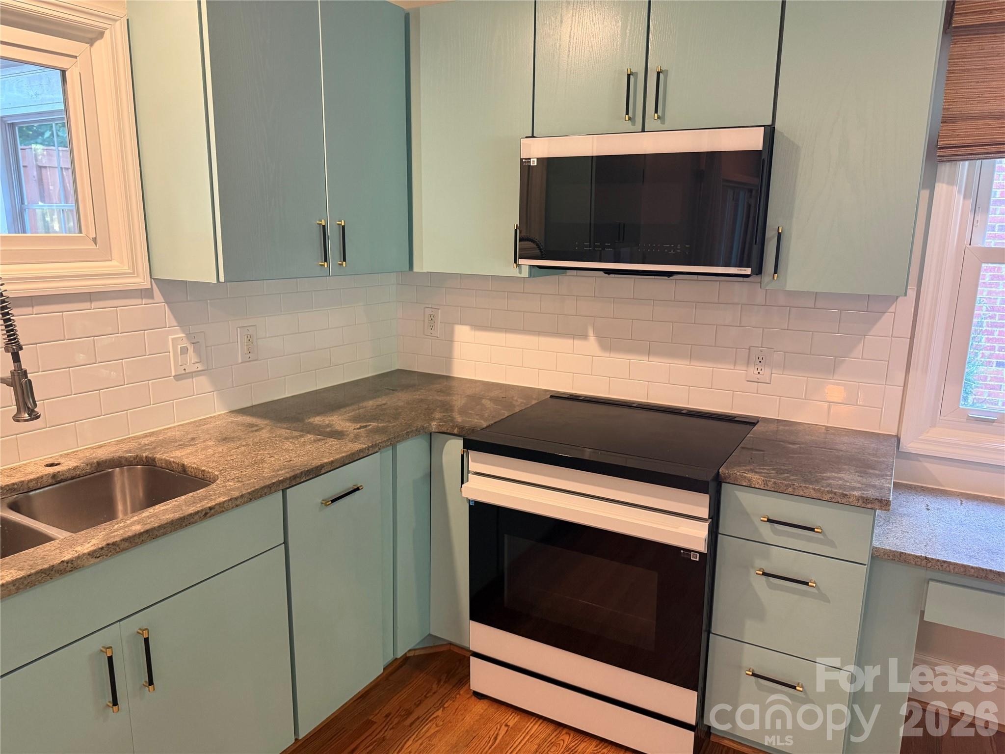 3111 Airlie Street Property Photo 16