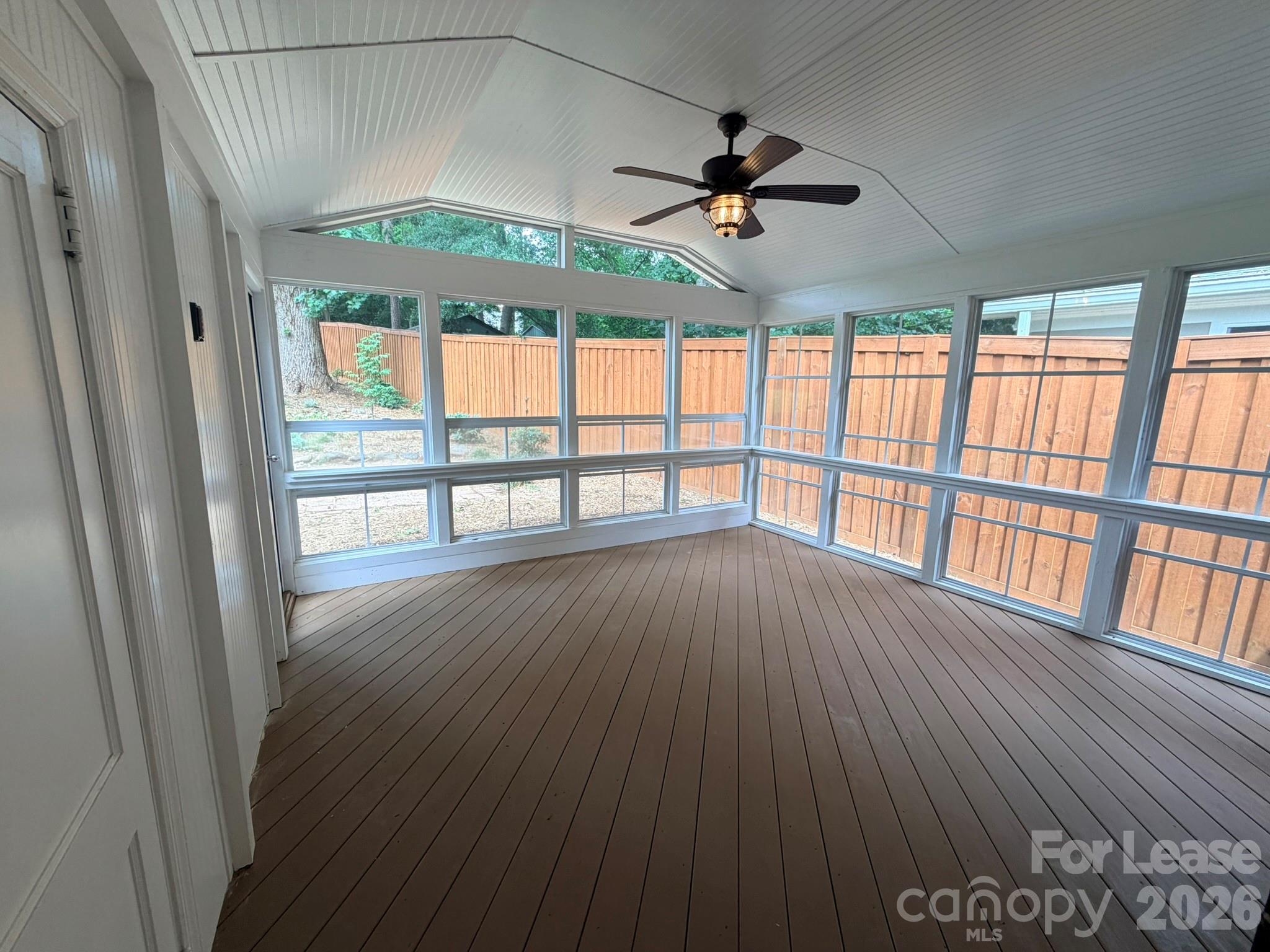 3111 Airlie Street Property Photo 20