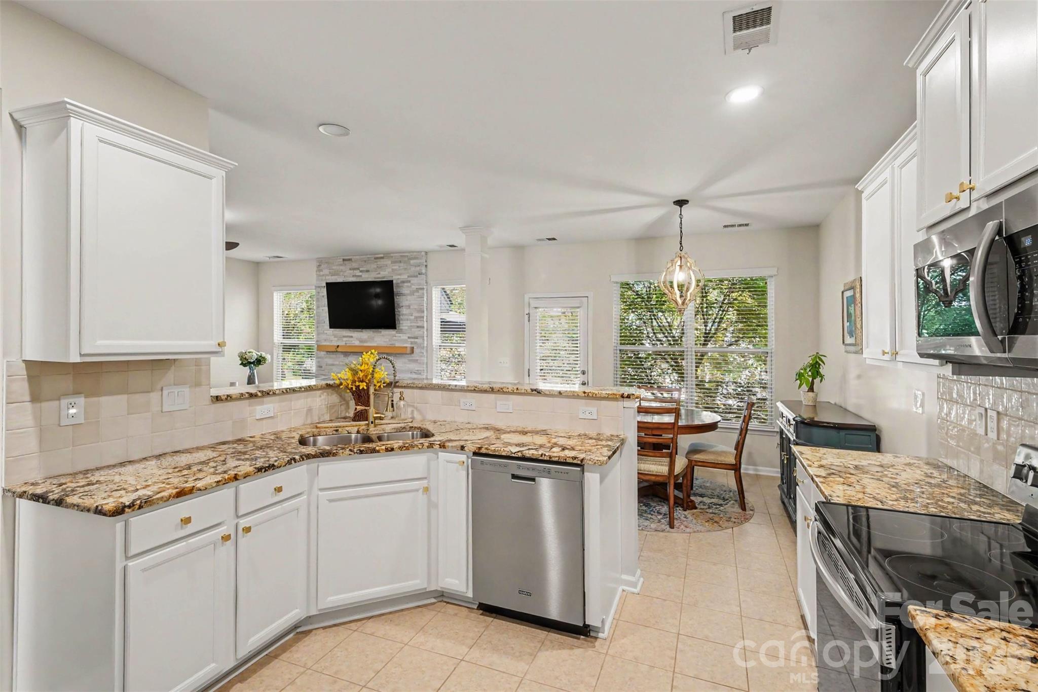 3324 Brackhill Street Property Photo 11