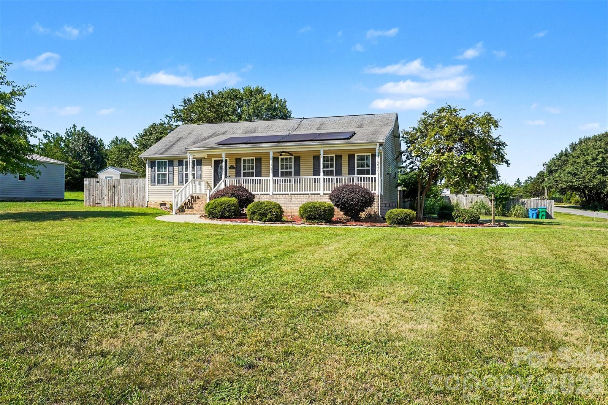 5312 Willow Run Drive Property Photo 3