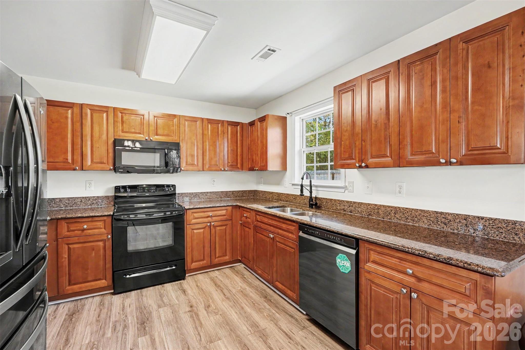 5312 Willow Run Drive Property Photo 10