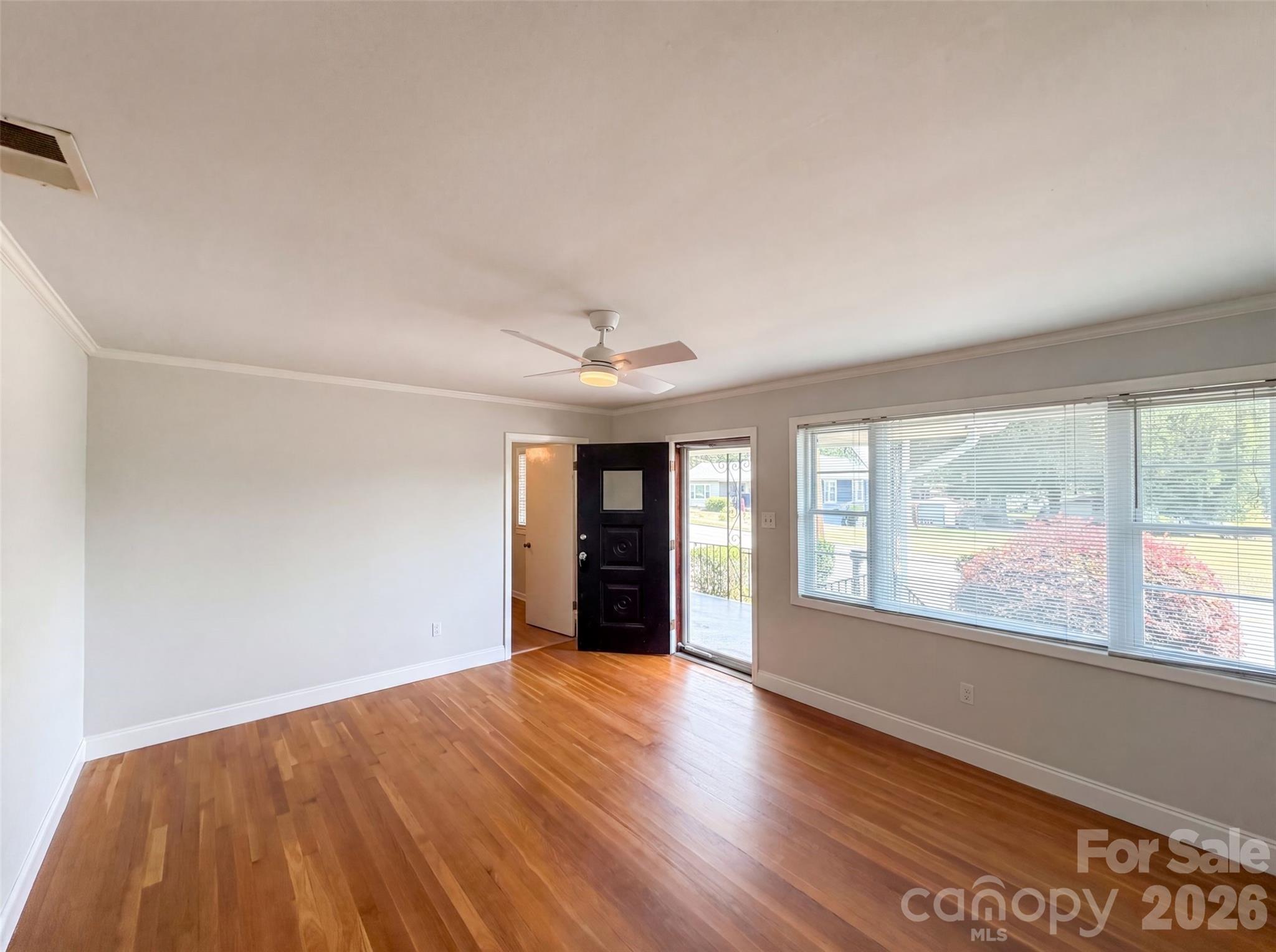608 E Ryder Avenue Property Photo 3