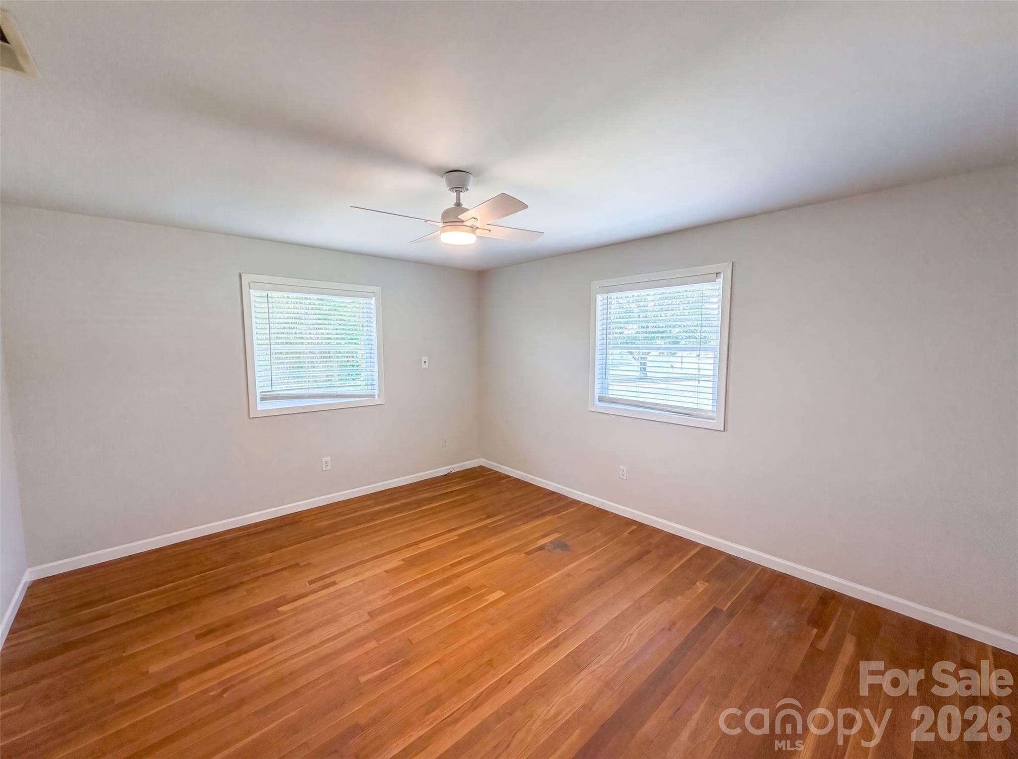 608 E Ryder Avenue Property Photo 4