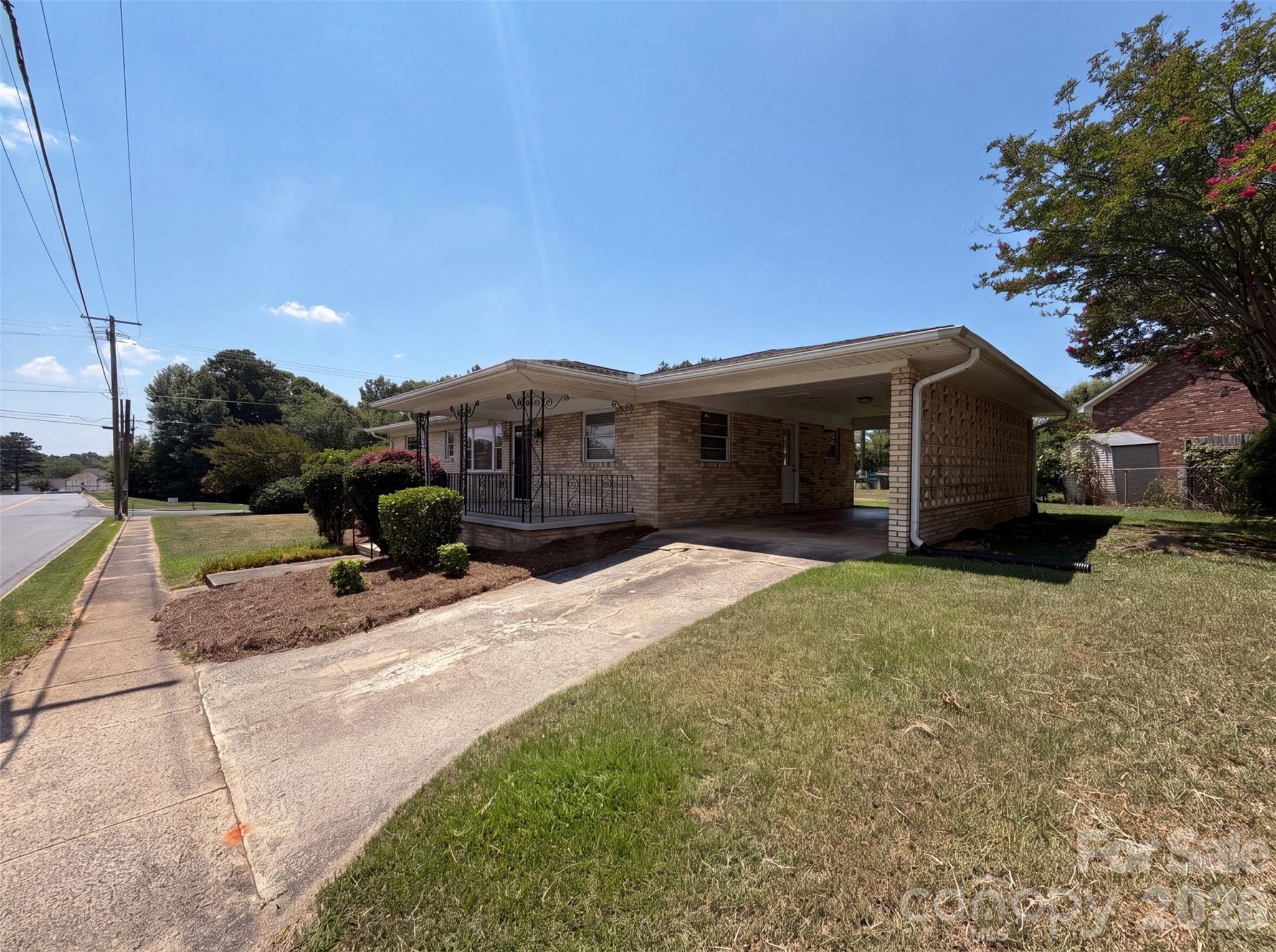 608 E Ryder Avenue Property Photo 15