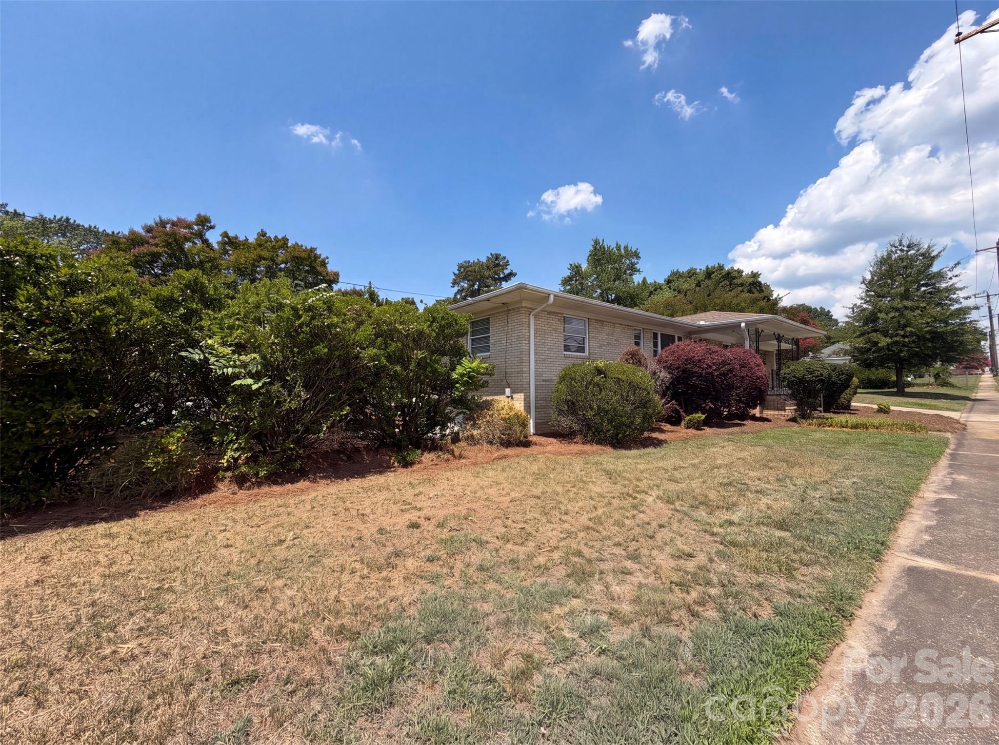 608 E Ryder Avenue Property Photo 16